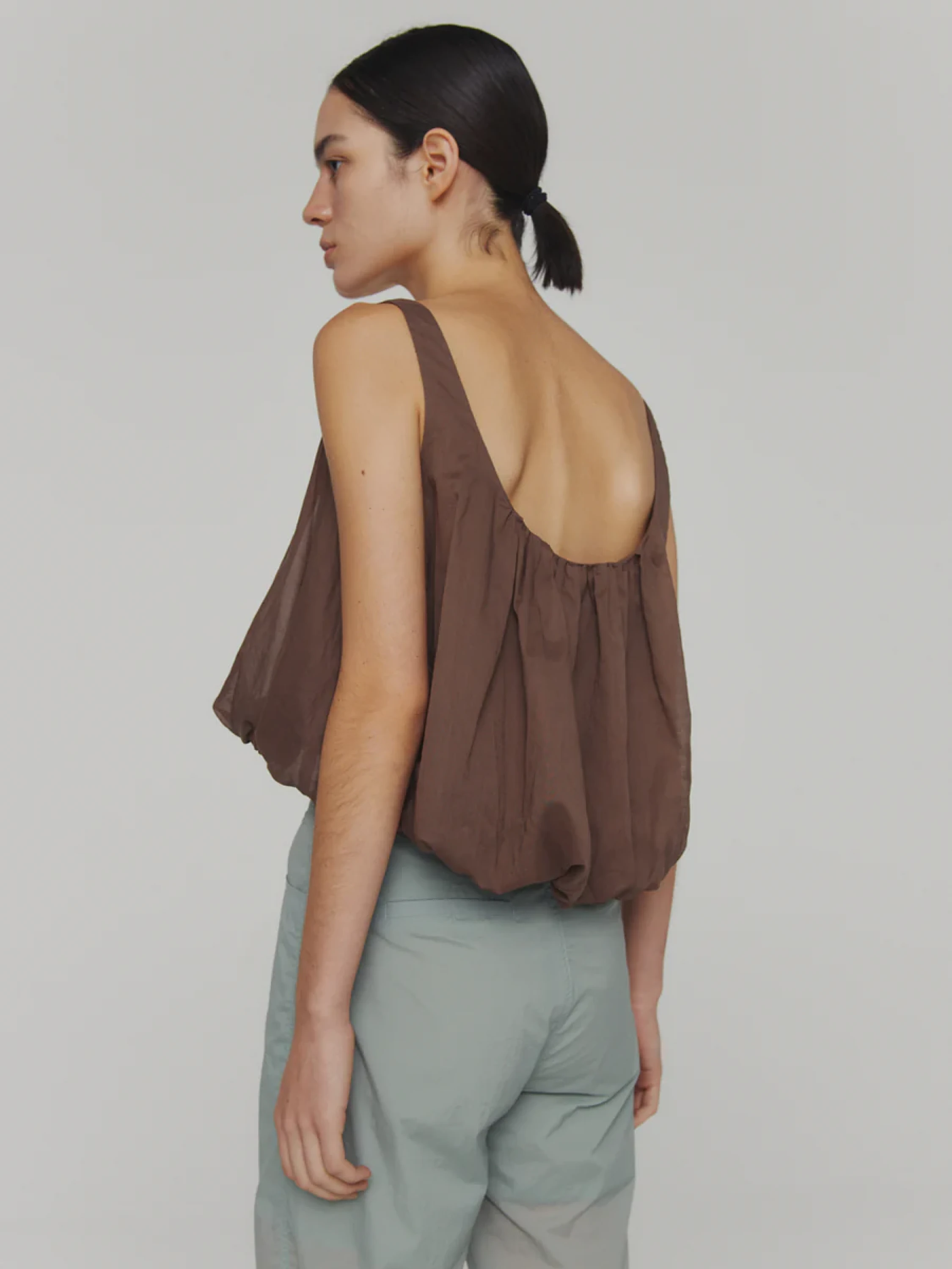 Топ AMOMENTO Sheer Volume Crop Top Brown