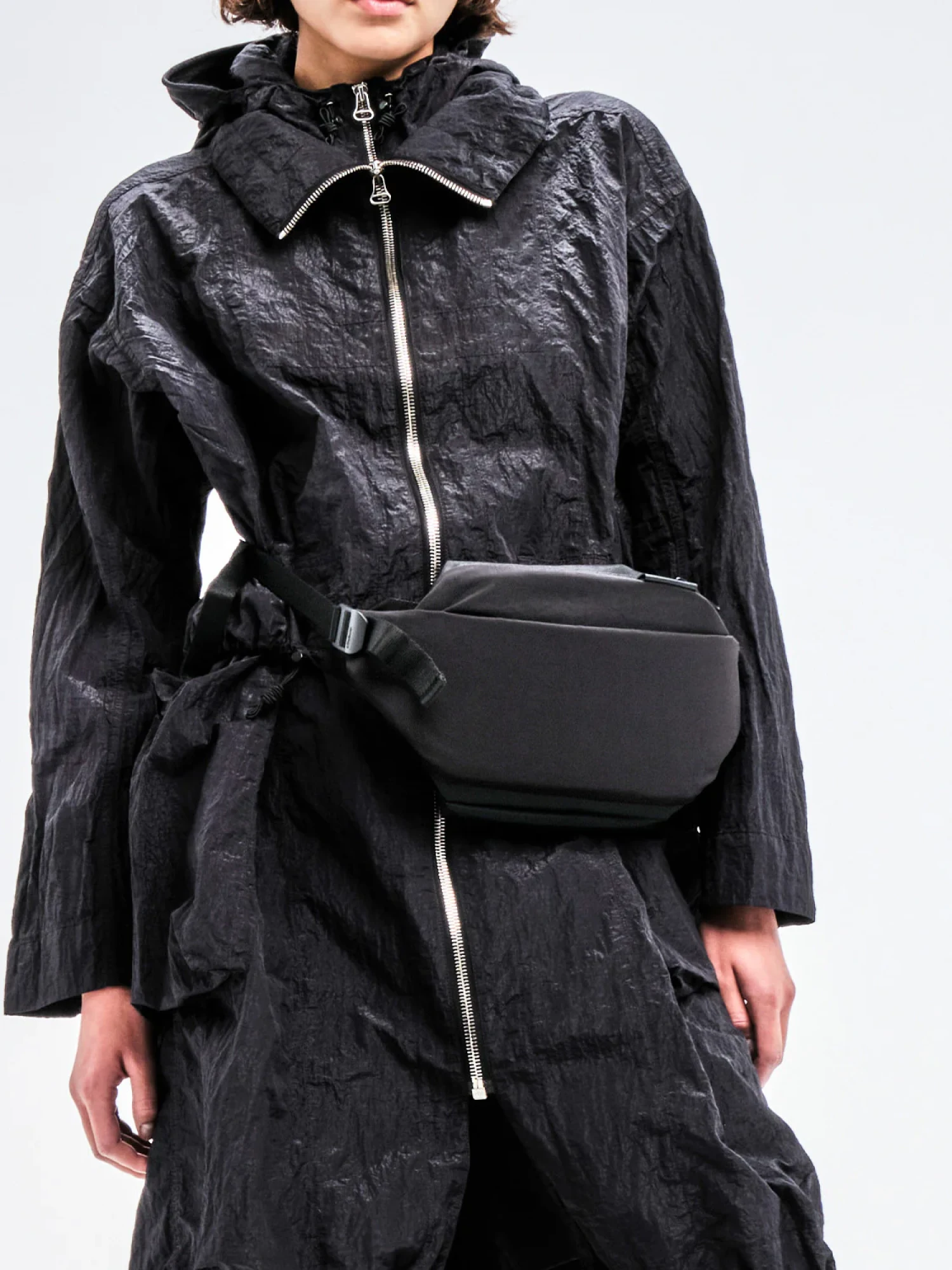 Сумка COTE&CIEL Isarau M Obsidian Black
