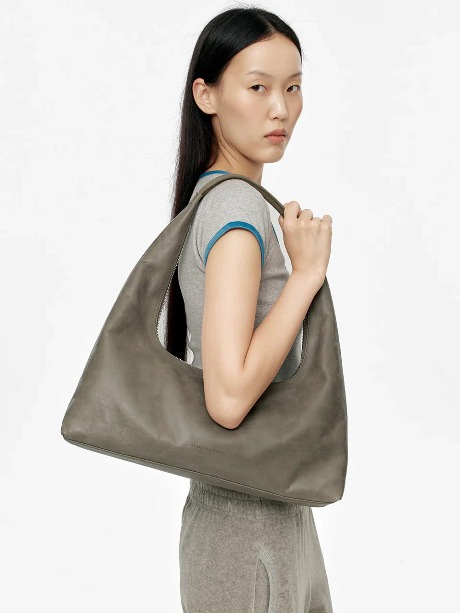 Женская сумка MARGESHERWOOD Hobo Large Etoffe Pull-Up