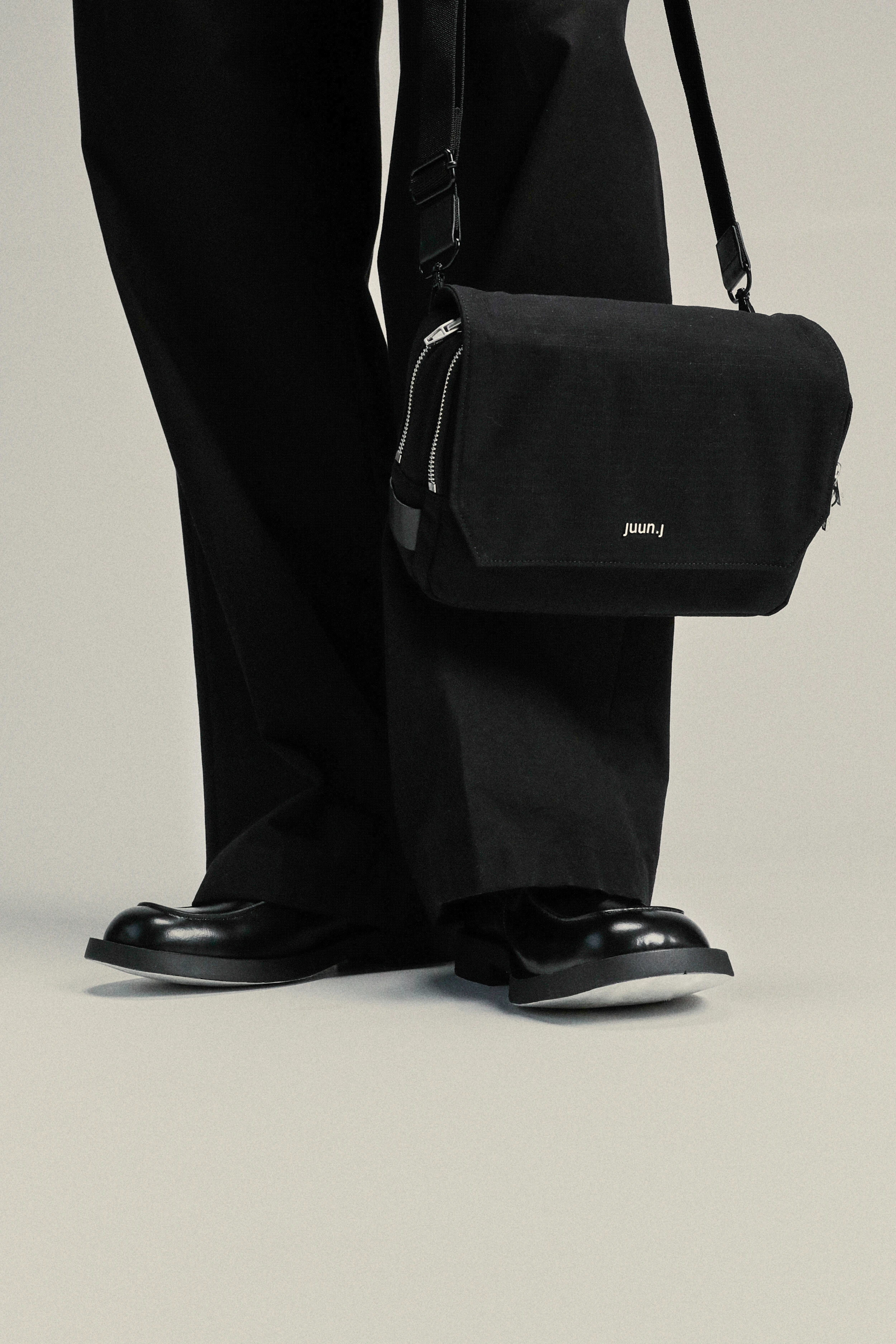Сумка JUUN.J Lip Stop Flip Cross Bag Black
