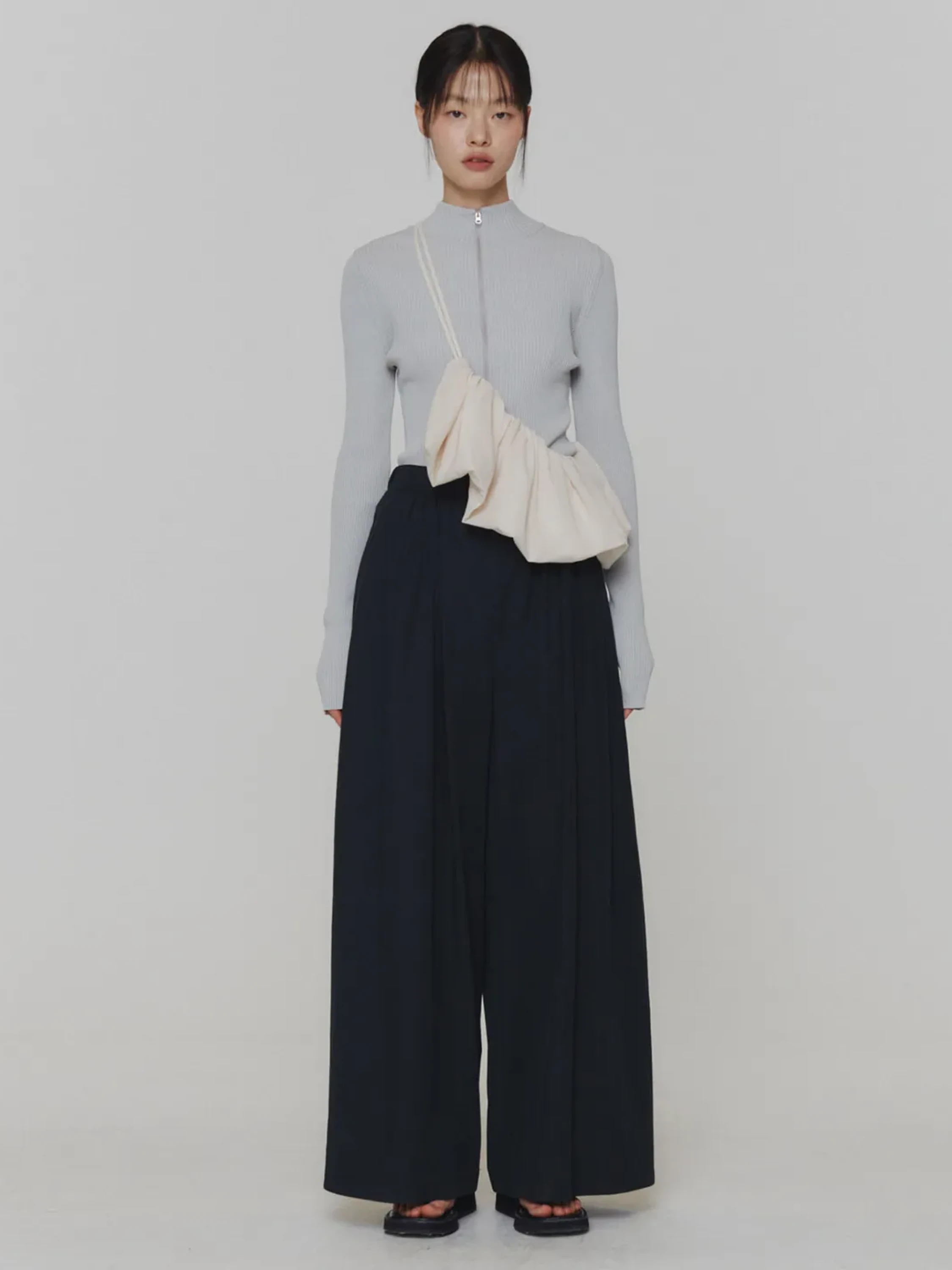 Женские брюки AMOMENTO Shirring Banding Pants Black