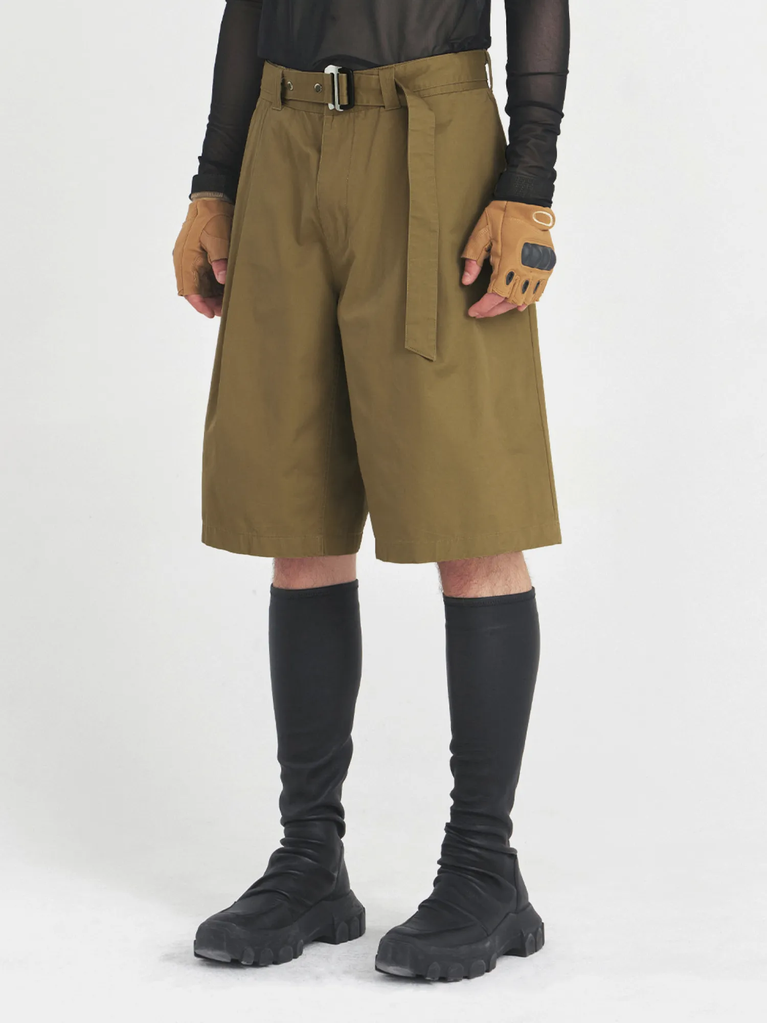 Шорты UNAFFECTED Belted One Tuck Beige
