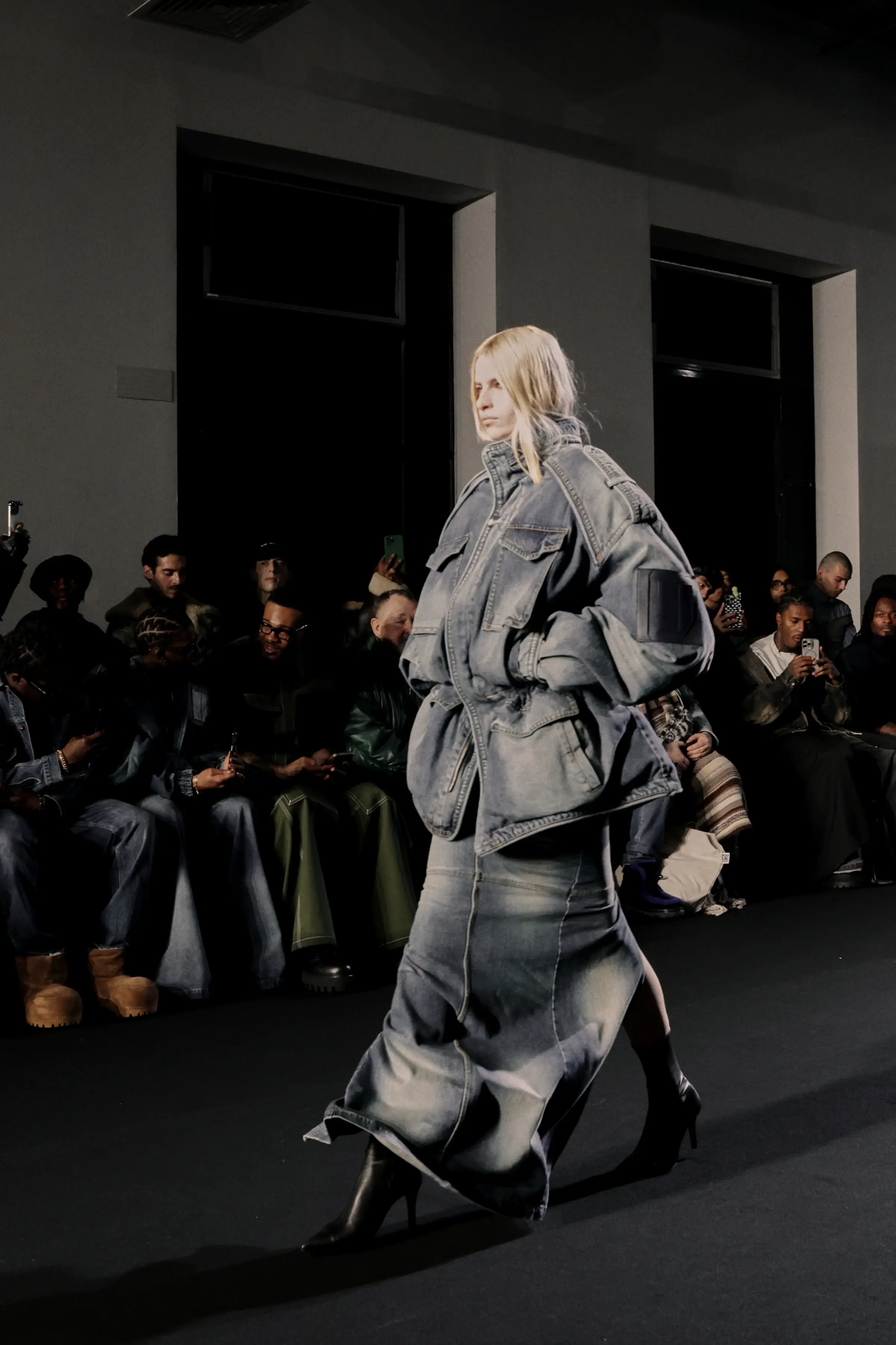 Juun.J FW’25 — новое исследование «уличного пошива» и современной классики