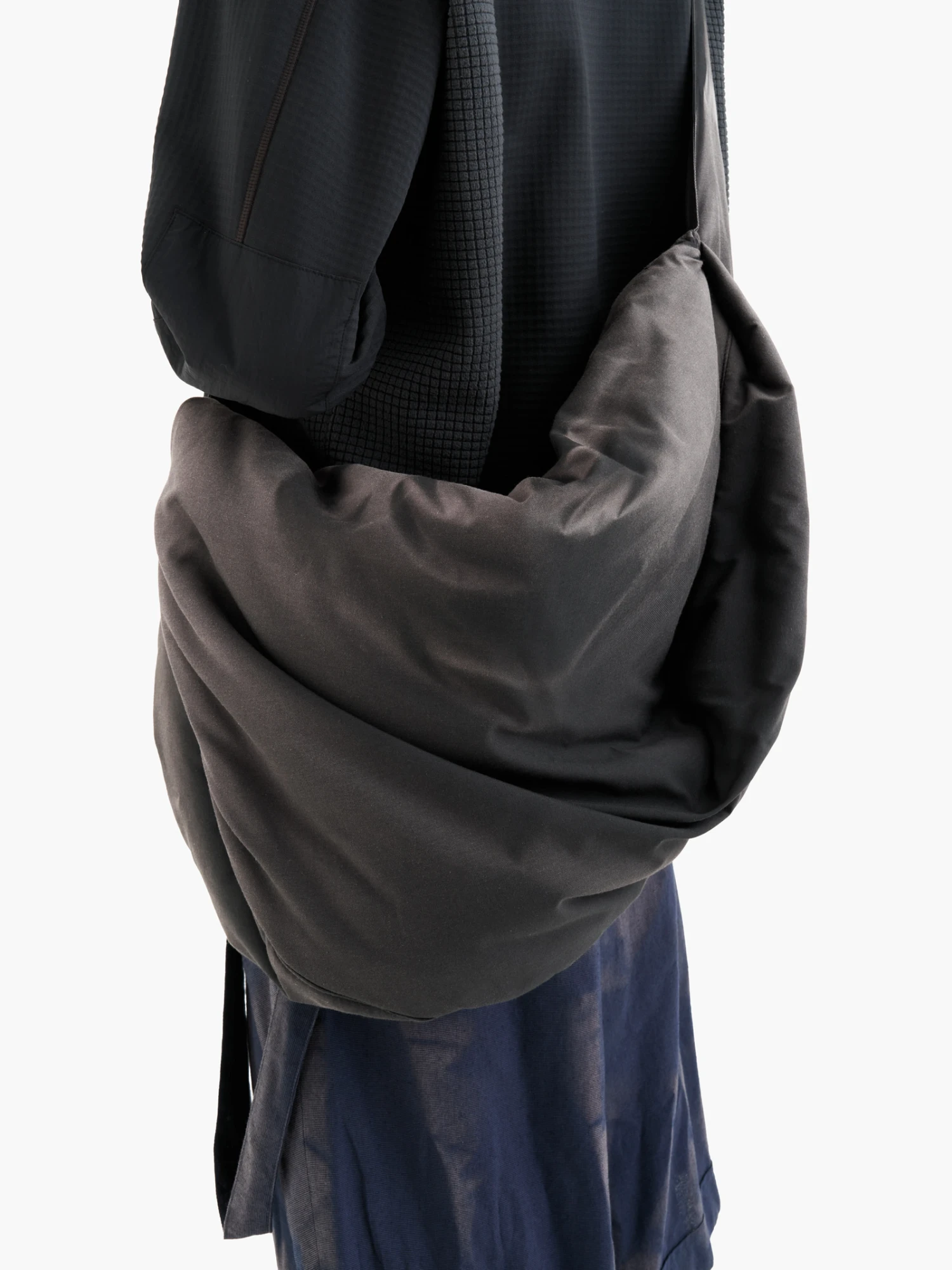 Сумка JIYONGKIM Sun-Bleached Draped Shoulder Black