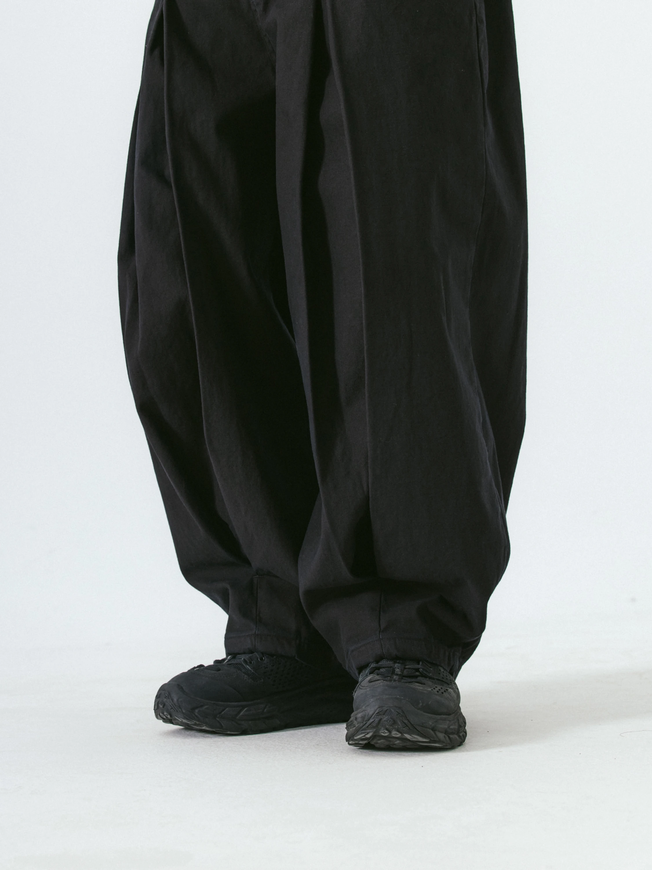 Брюки ANGLAN Long Tuck Wing Balloon Pants Black
