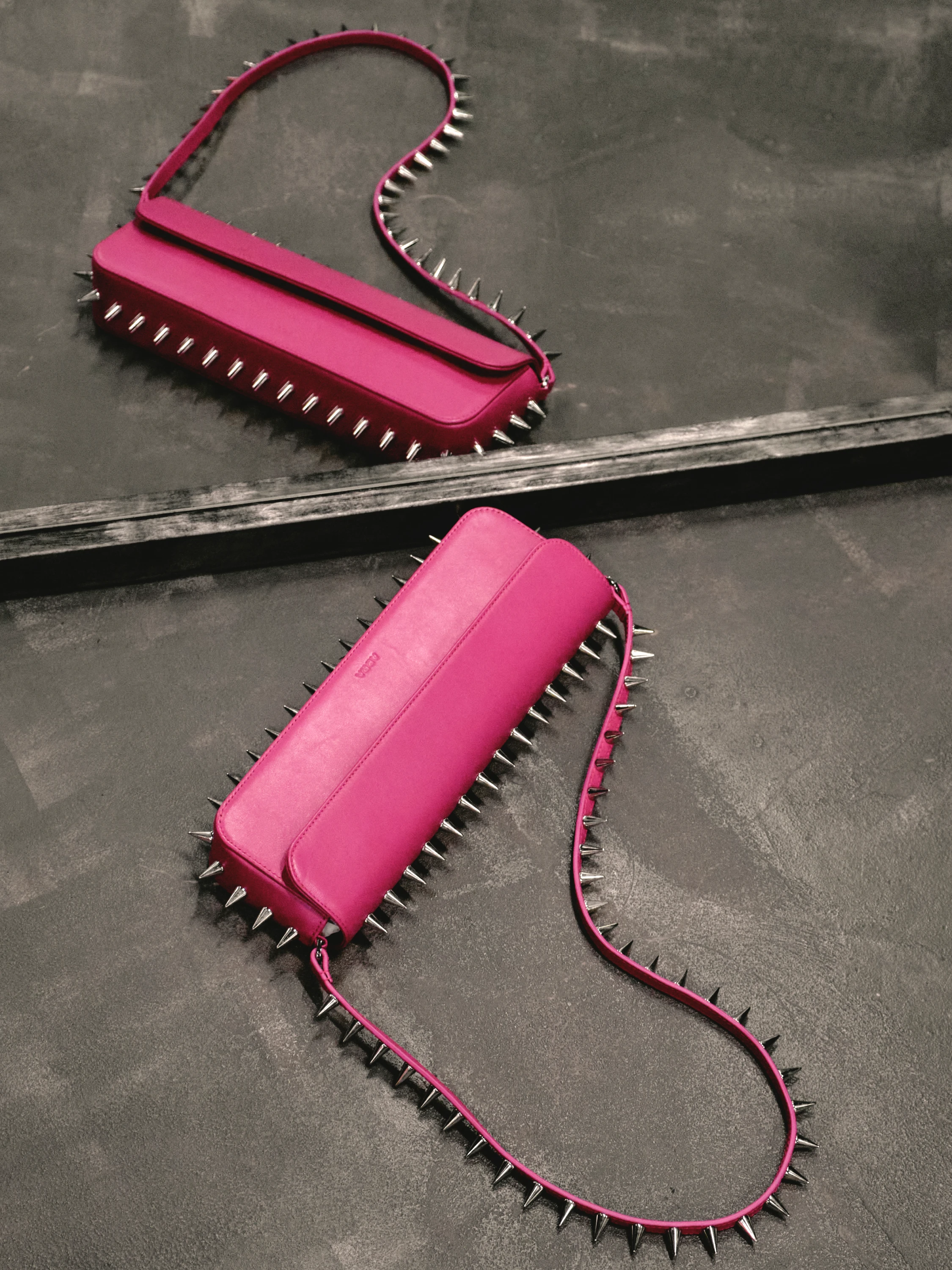 Женская сумка ABRA Spike Baguette Hot Pink
