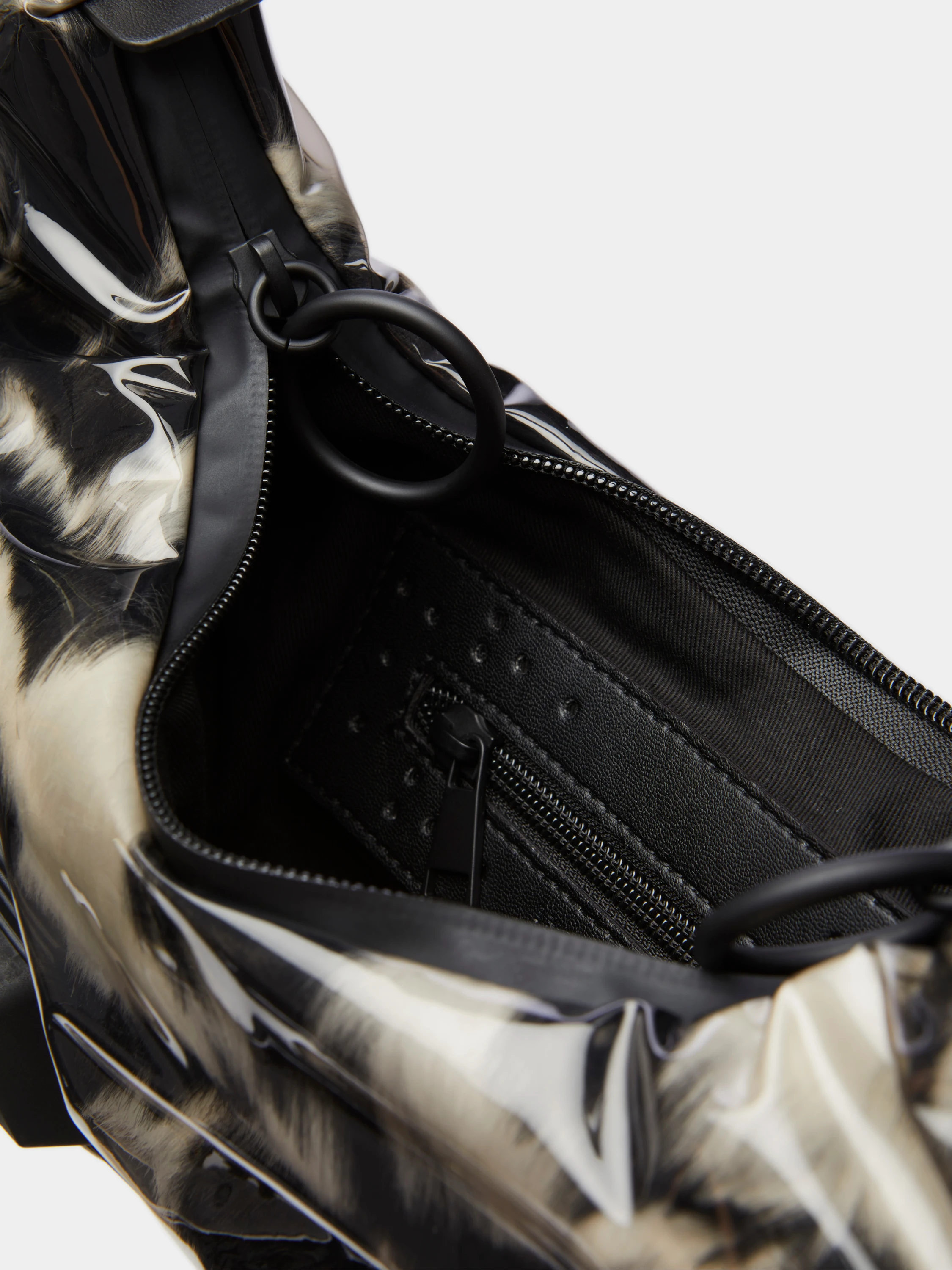 Сумка INNERRAUM Object M02 Small Half Moon Zebra Black