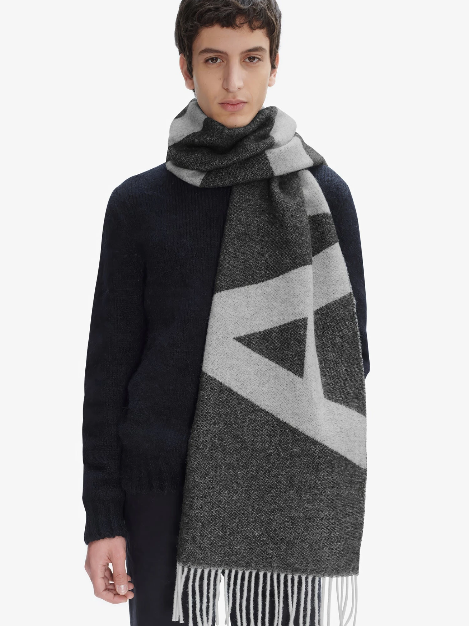 Шарф A.P.C. Malo Scarf Noir
