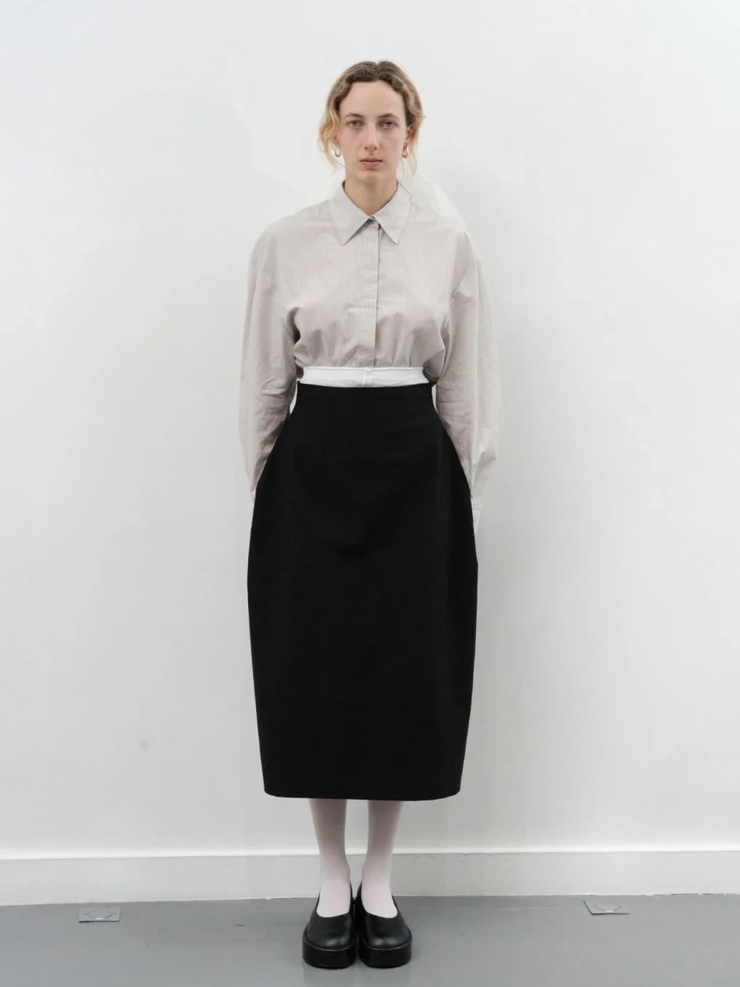 Женская юбка AMOMENTO Curved Silhouette Black