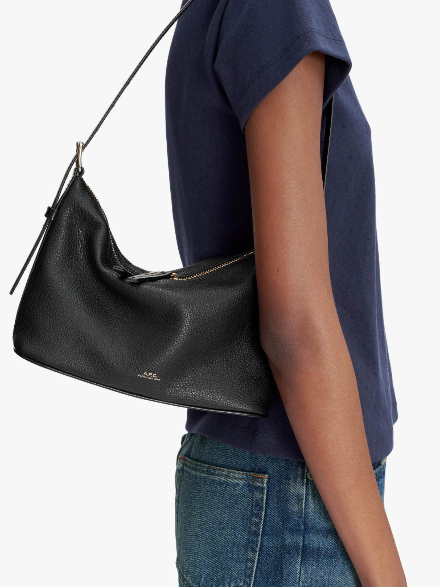 Сумка A.P.C. Vera Shoulder Grained Leather Noir