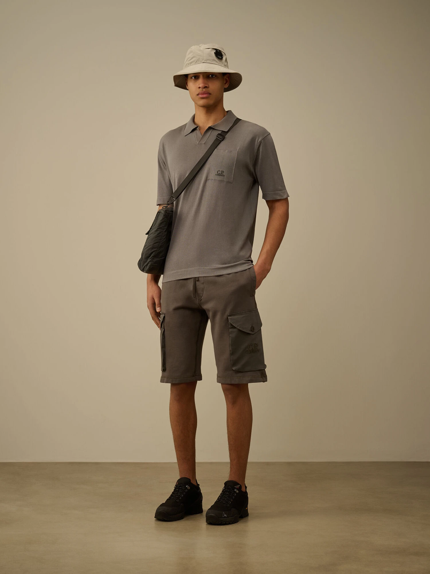 Шорты C.P. Company Diagonal Fleece Mixed Cargo Smoked Pearl