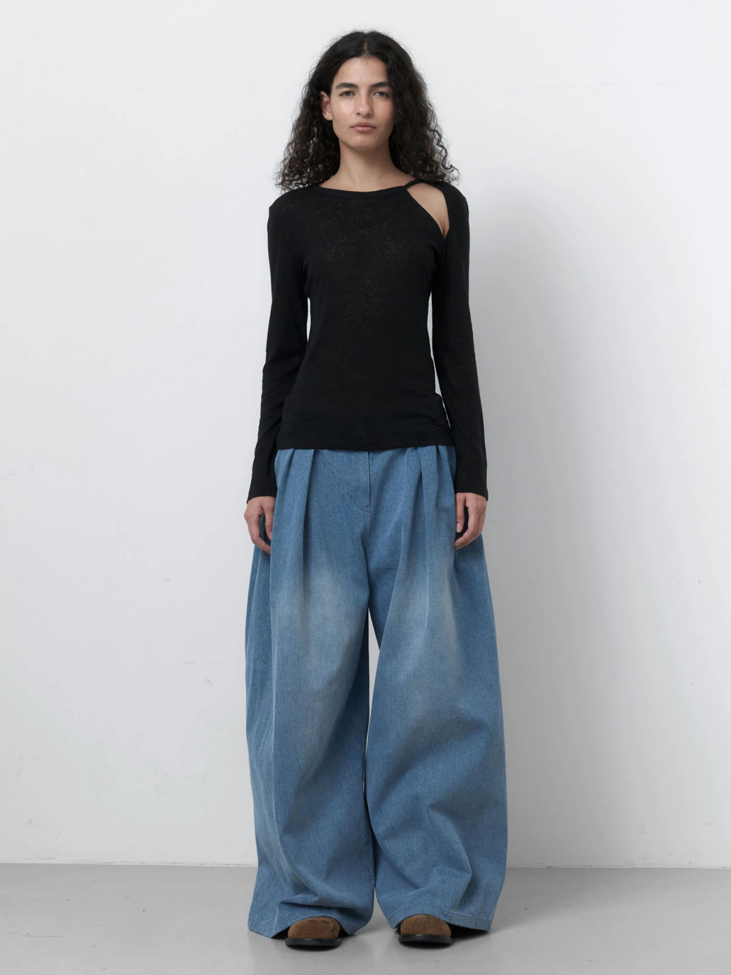 Женские джинсы EPINGLER Wide Tuck Denim Washed Blue