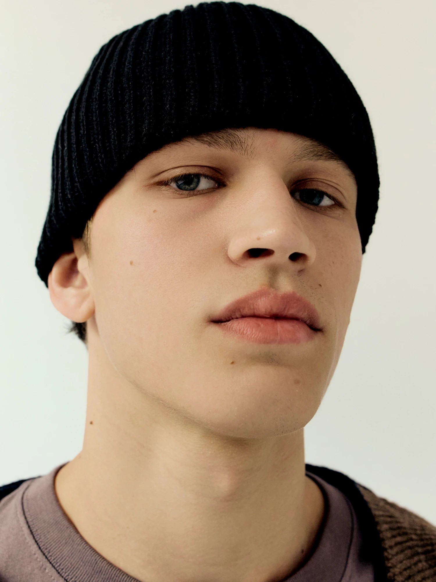 Шапка YESEYESEE Short Cascade Beanie Black
