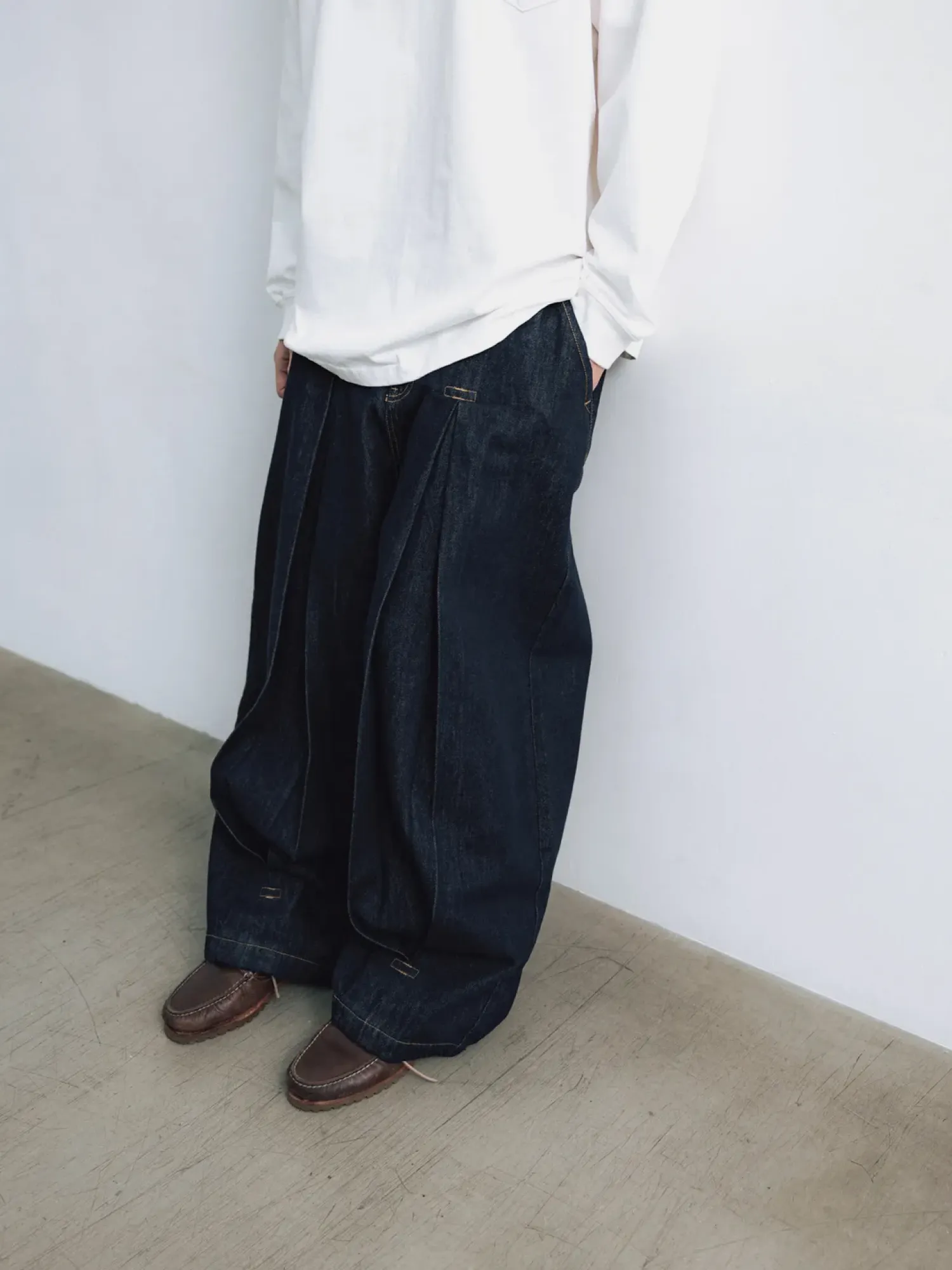 Джинсы ANGLAN Long Tuck Wing Balloon Denim Indigo