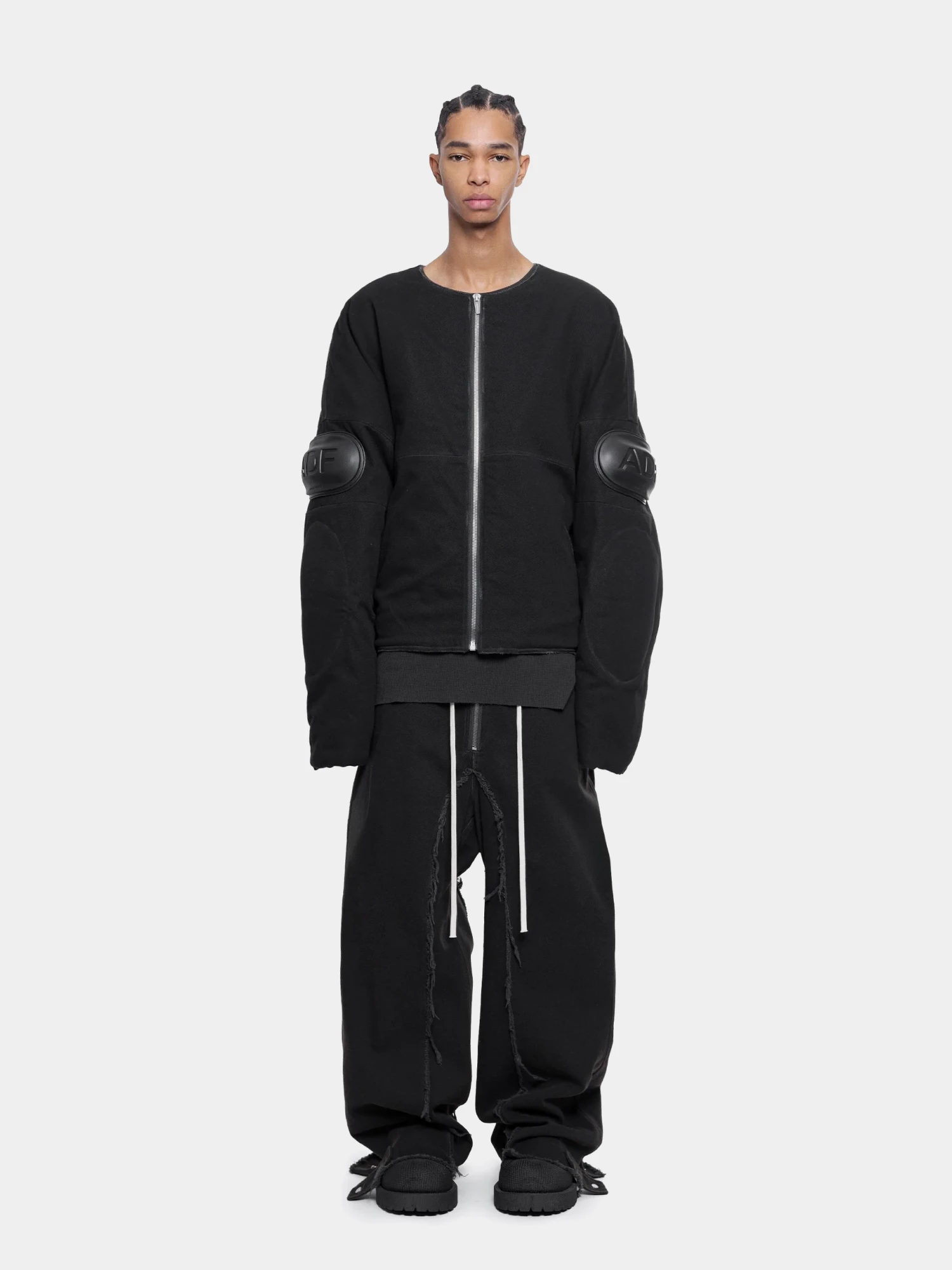 Джинсы ARNODEFRANCE Raw Edge Baggy Washed Black