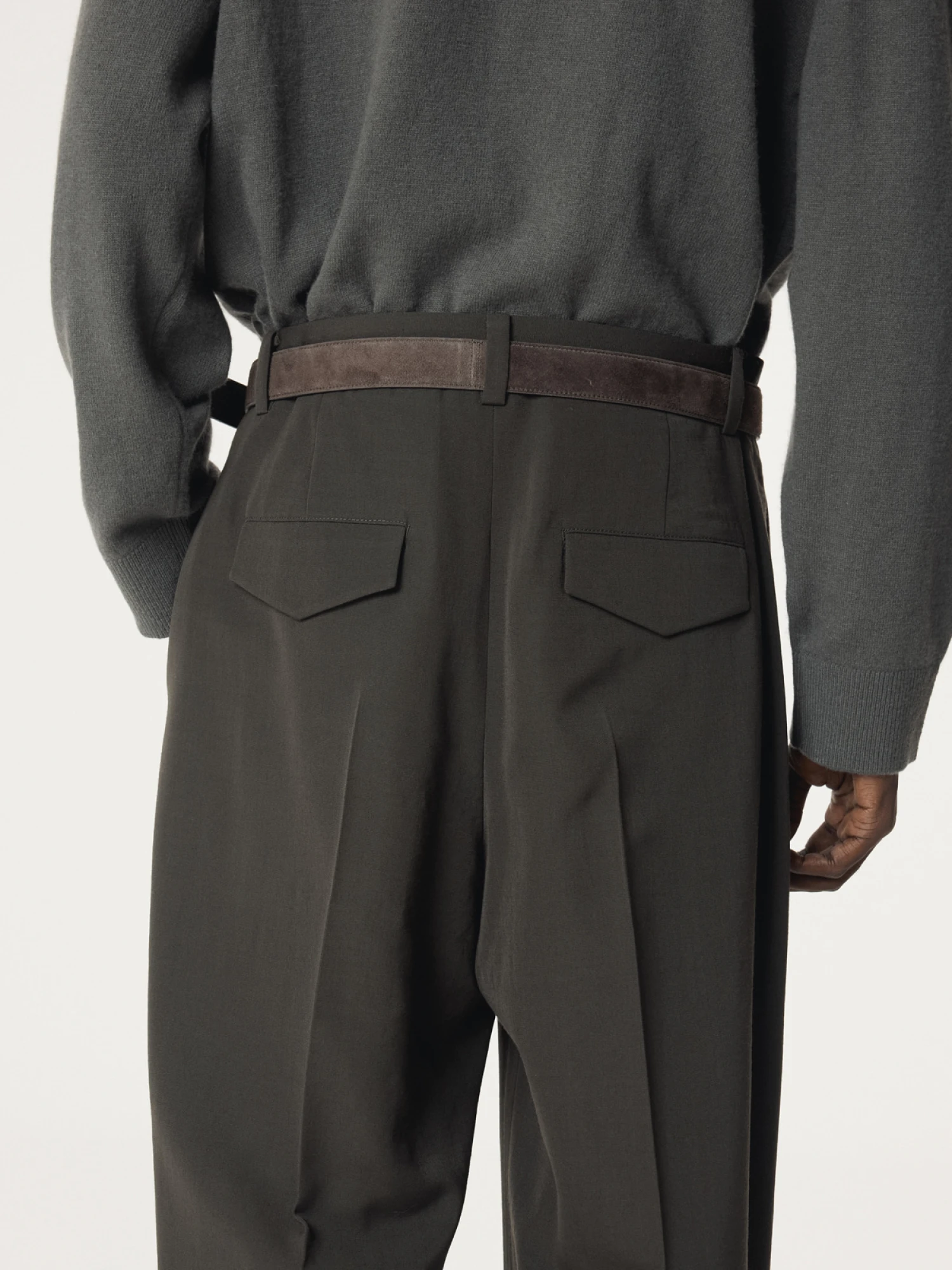 Брюки Recto Styrene Tuck Charcoal Grey