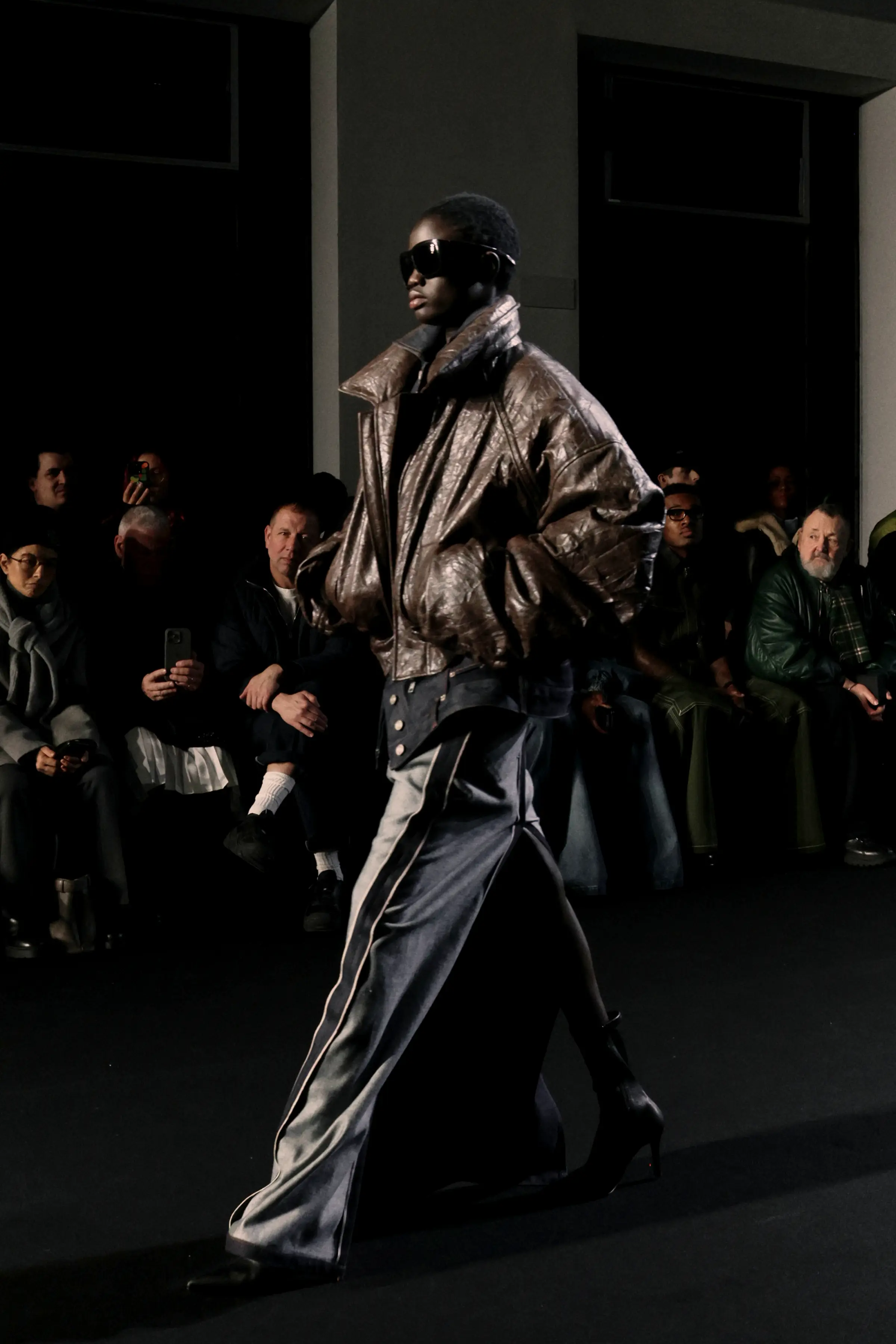 Juun.J FW’25 — новое исследование «уличного пошива» и современной классики