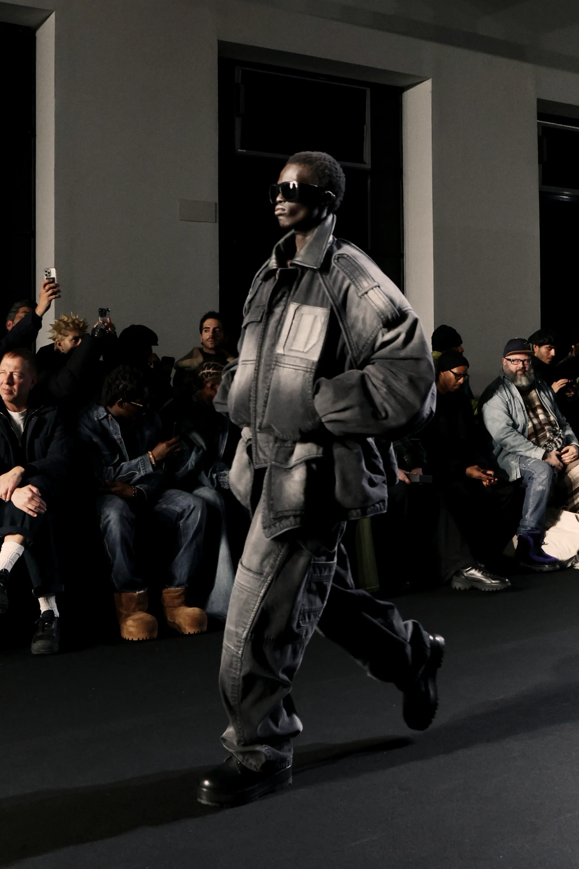 Juun.J FW’25 — новое исследование «уличного пошива» и современной классики