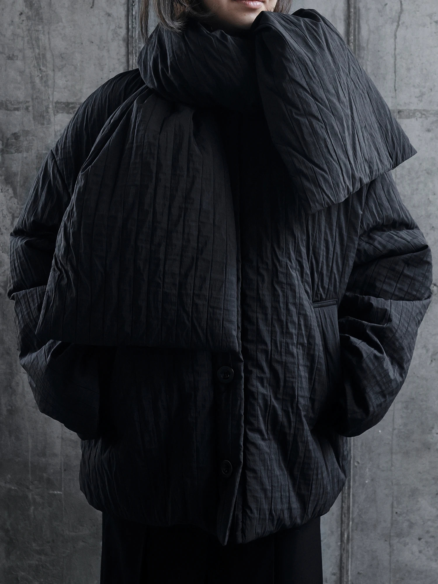 Женский пуховик EPINGLER Muffle Padding Pleats Black