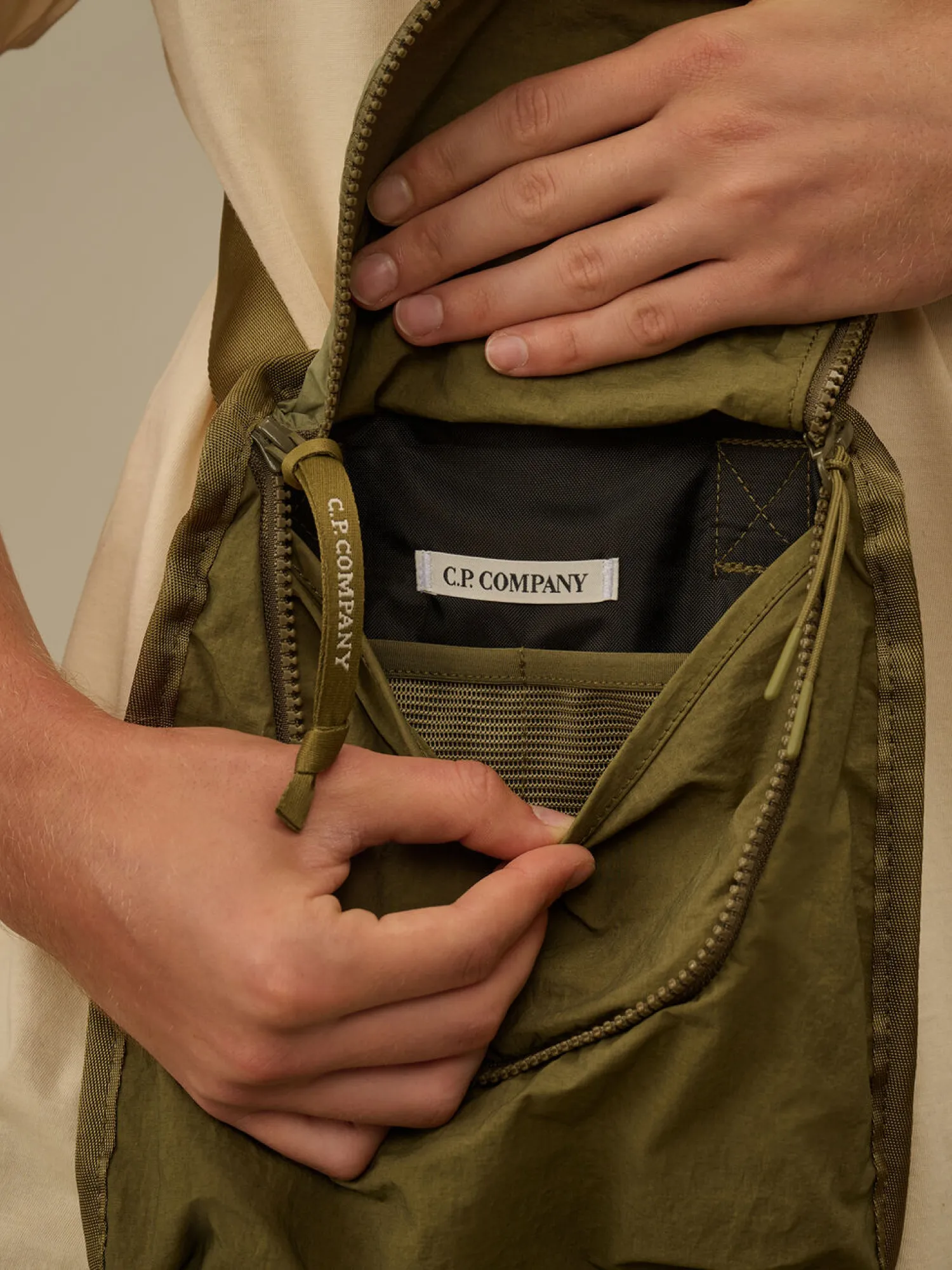 Сумка C.P. Company Plain Paper Touch Shoulder Capers