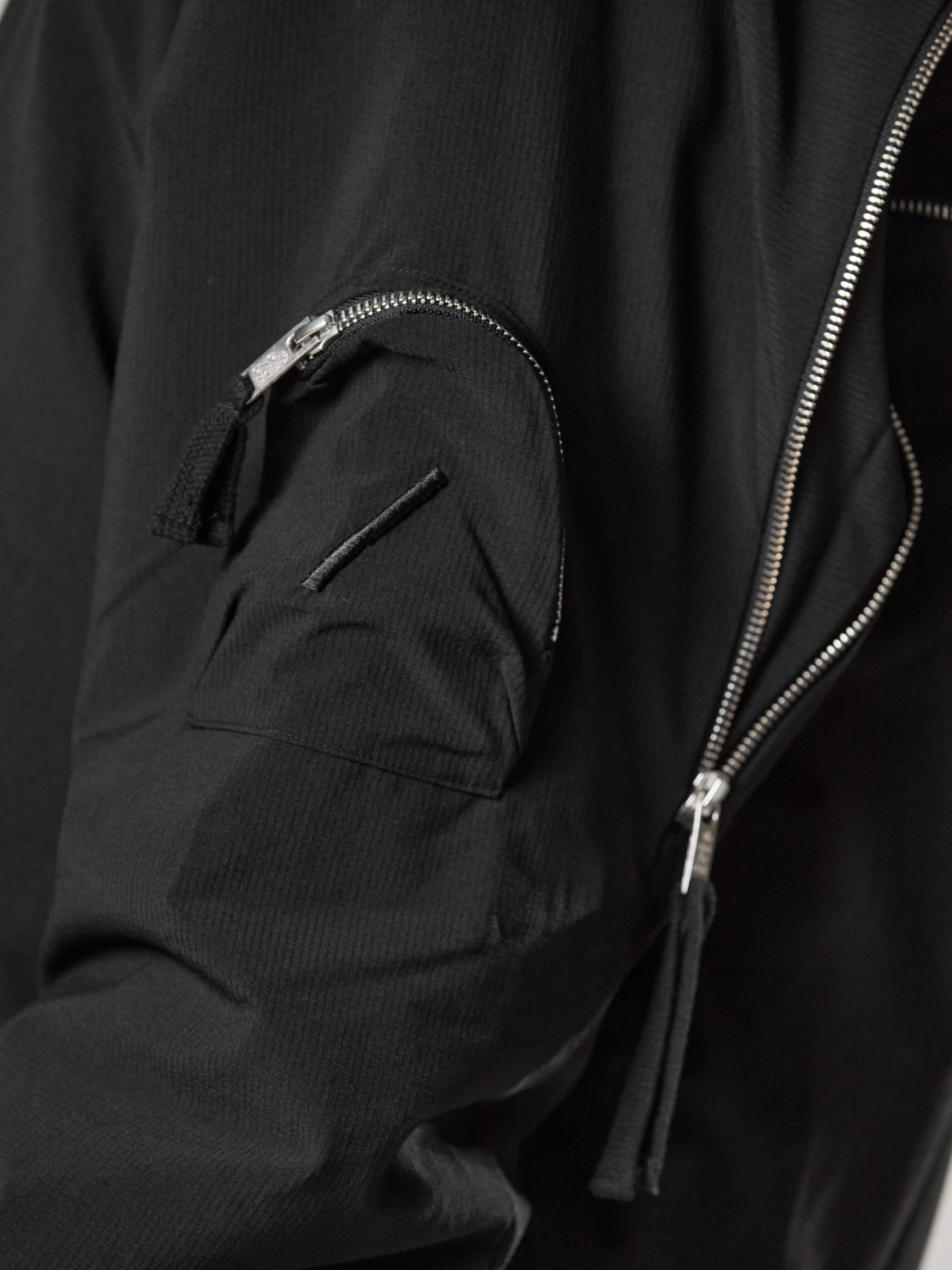 Бомбер thom/krom M SJ 654 Black