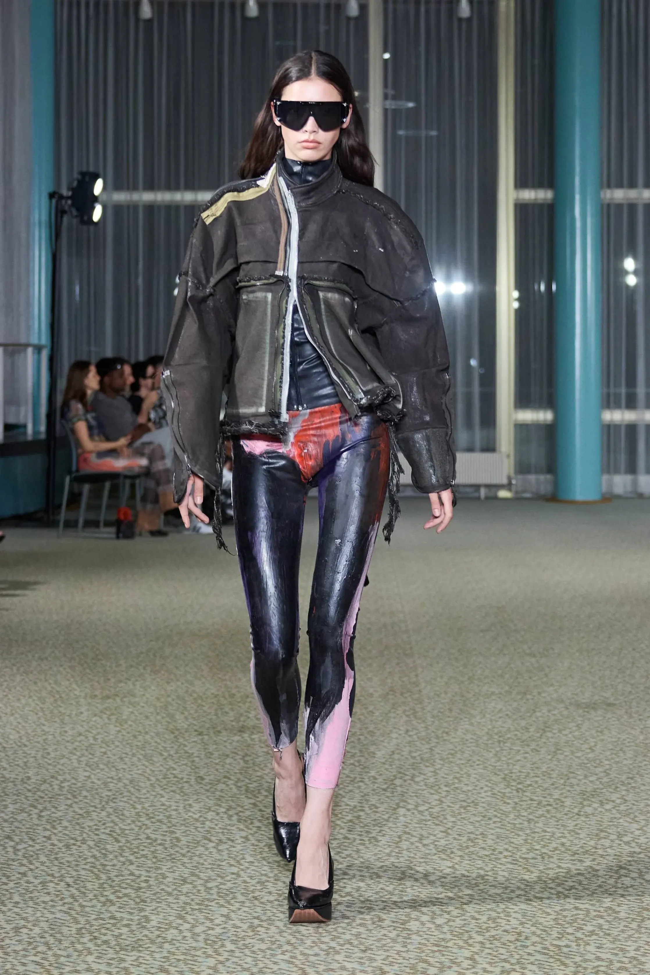Образ старшей сестры в Ottolinger SS’26