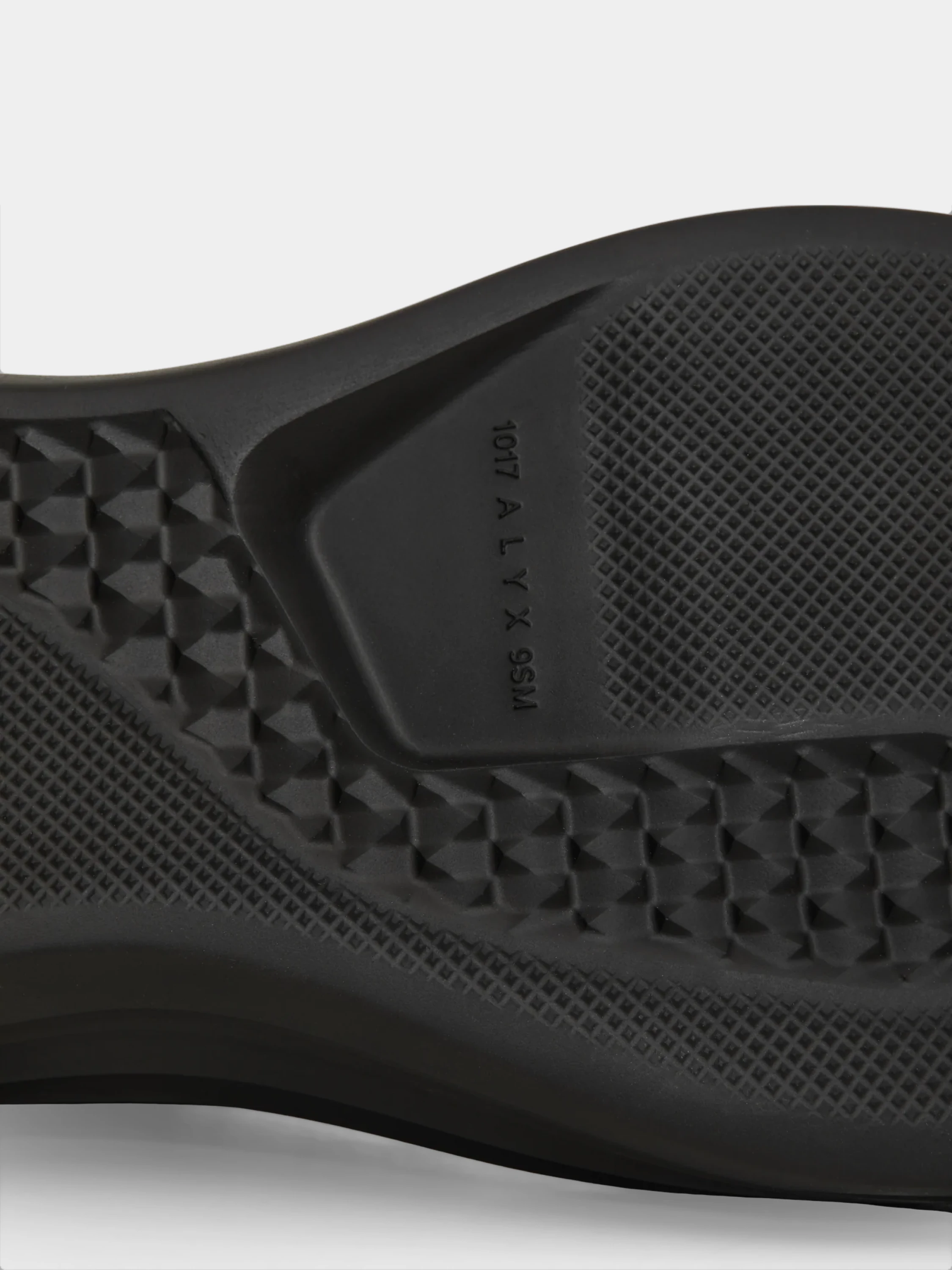 Кроссовки 1017 ALYX 9SM Aria Sneaker Black