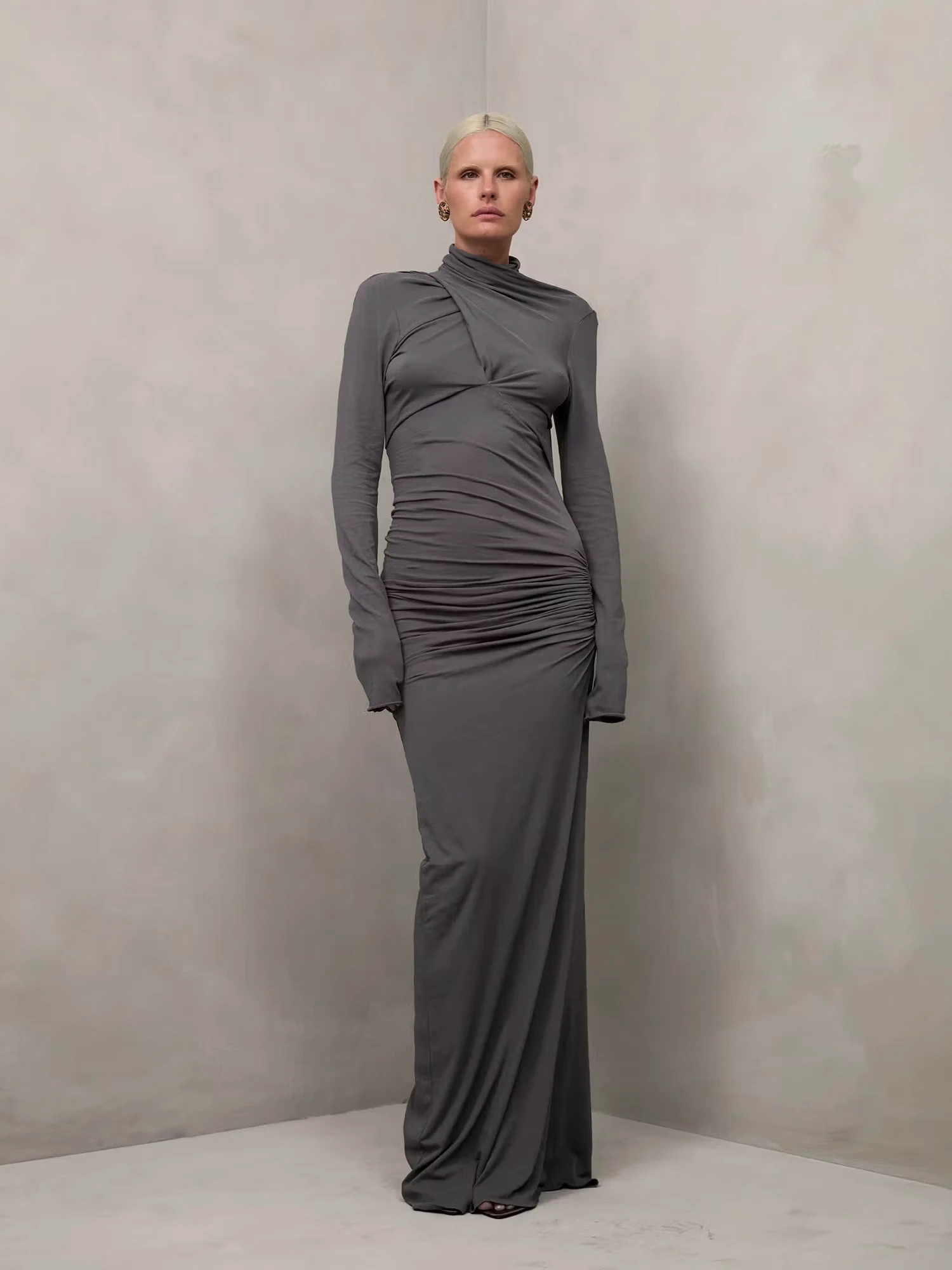Женское платье entire studios Gres Deep Grey