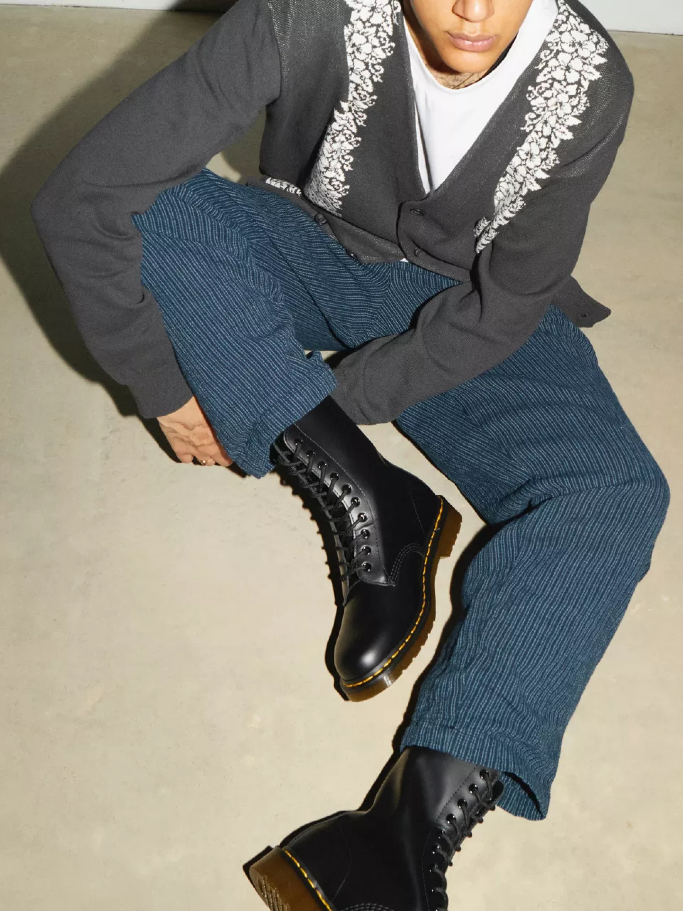 Ботинки Dr. Martens 1490 Smooth Leather Mid Black