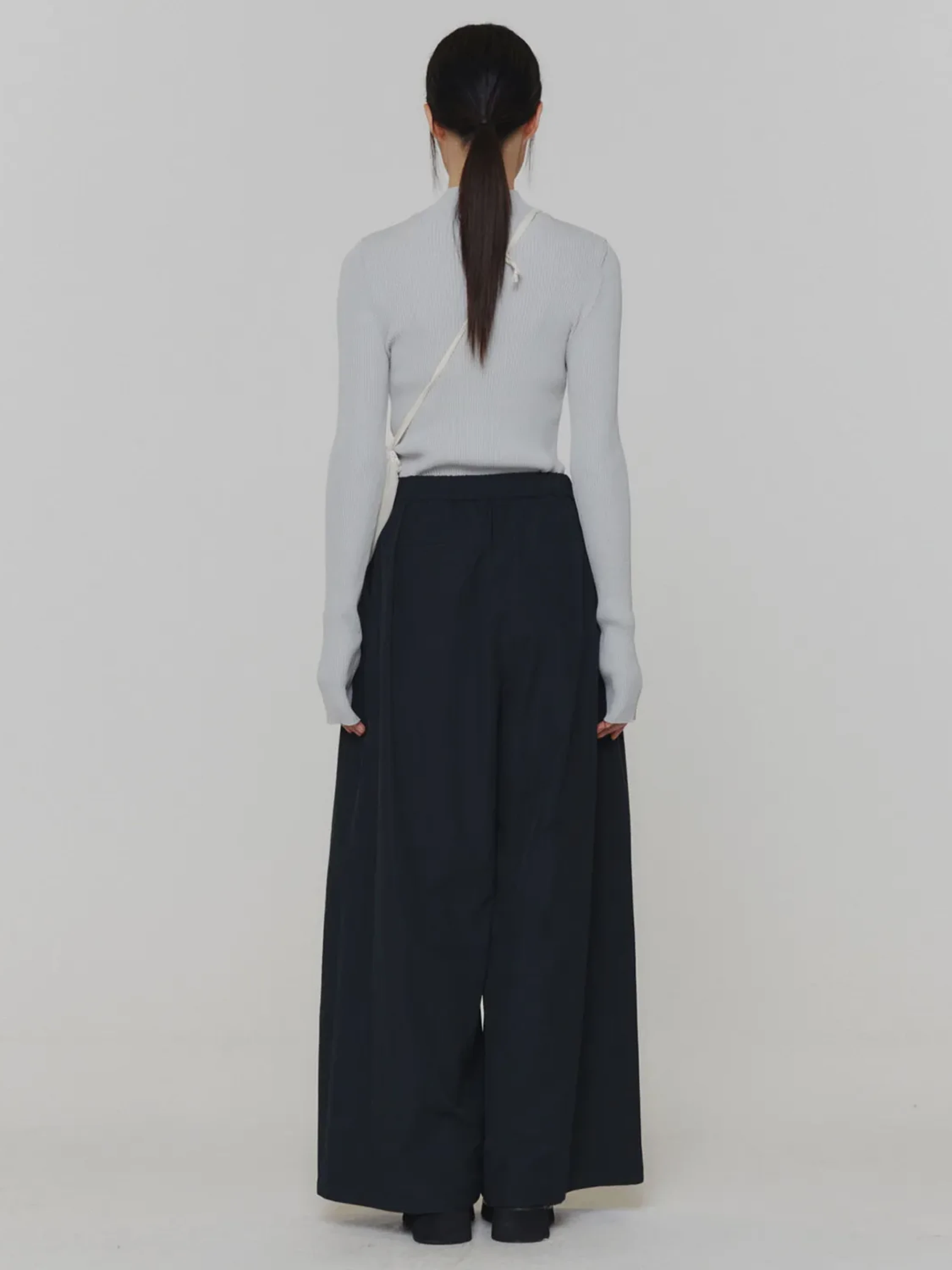 Женские брюки AMOMENTO Shirring Banding Pants Black