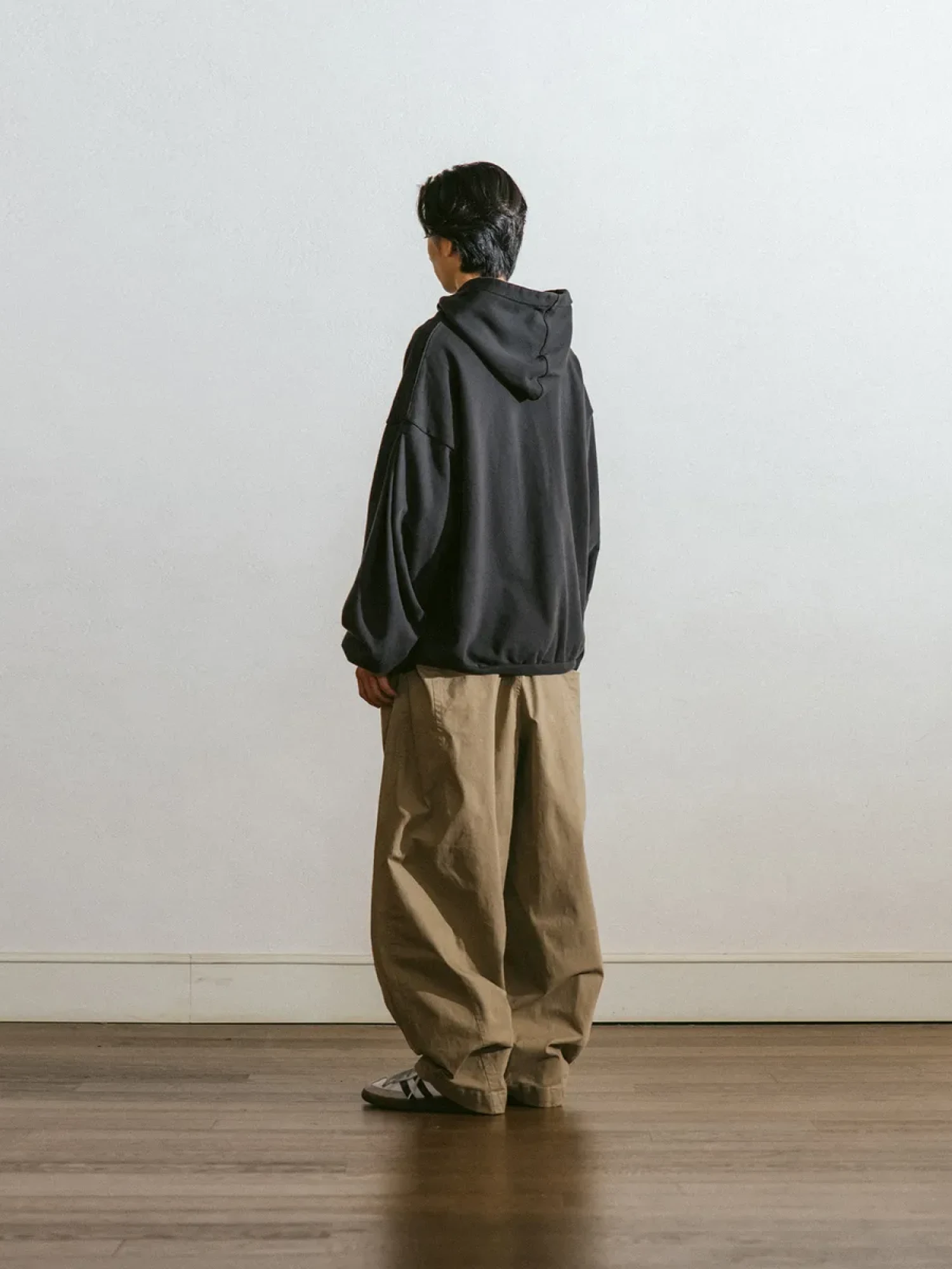 Брюки ANGLAN Pit Pocket Dart Chino Balloon Beige