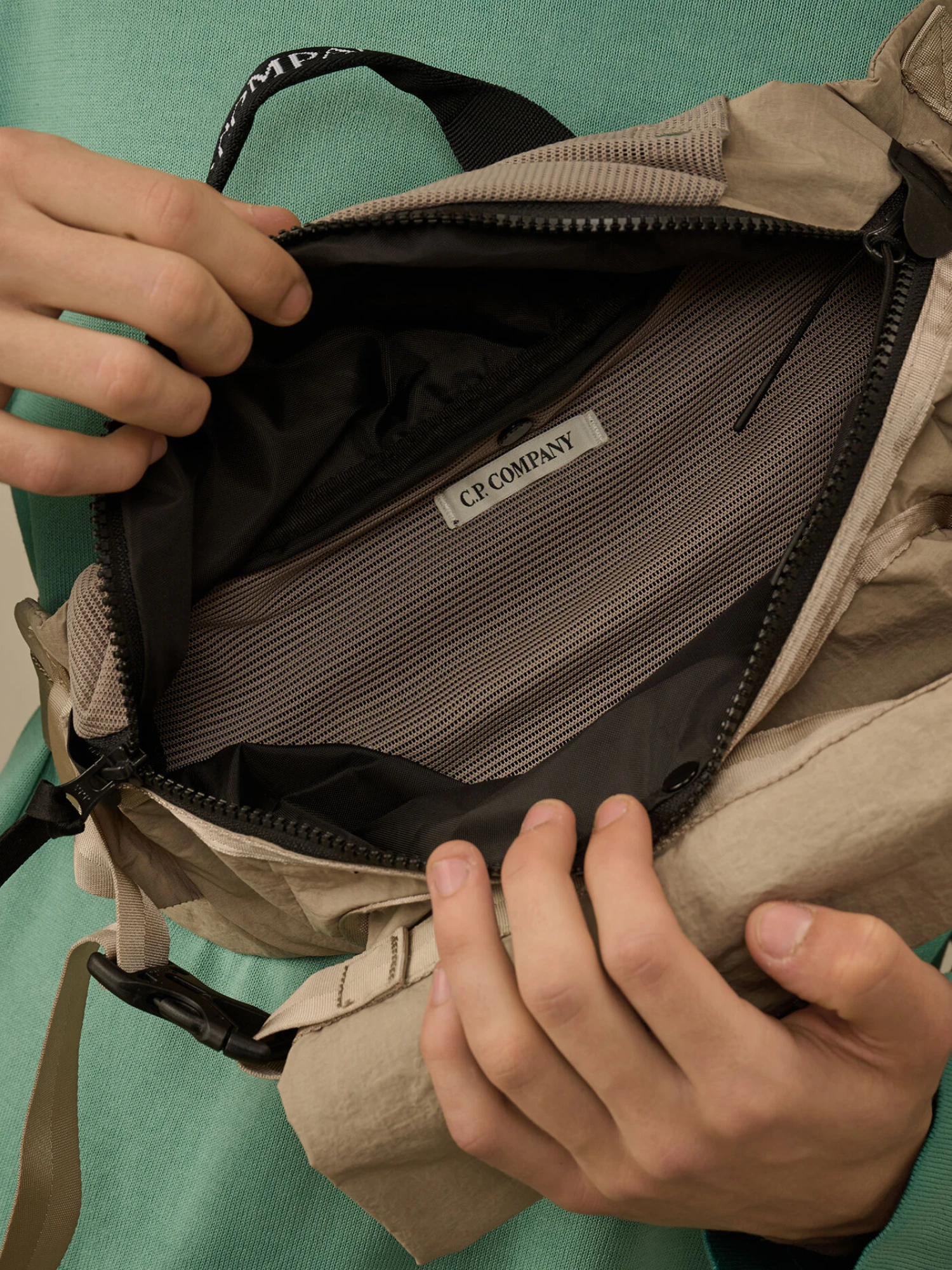 Сумка C.P. Company Plain Paper Touch Waistbag Vintage Khaki
