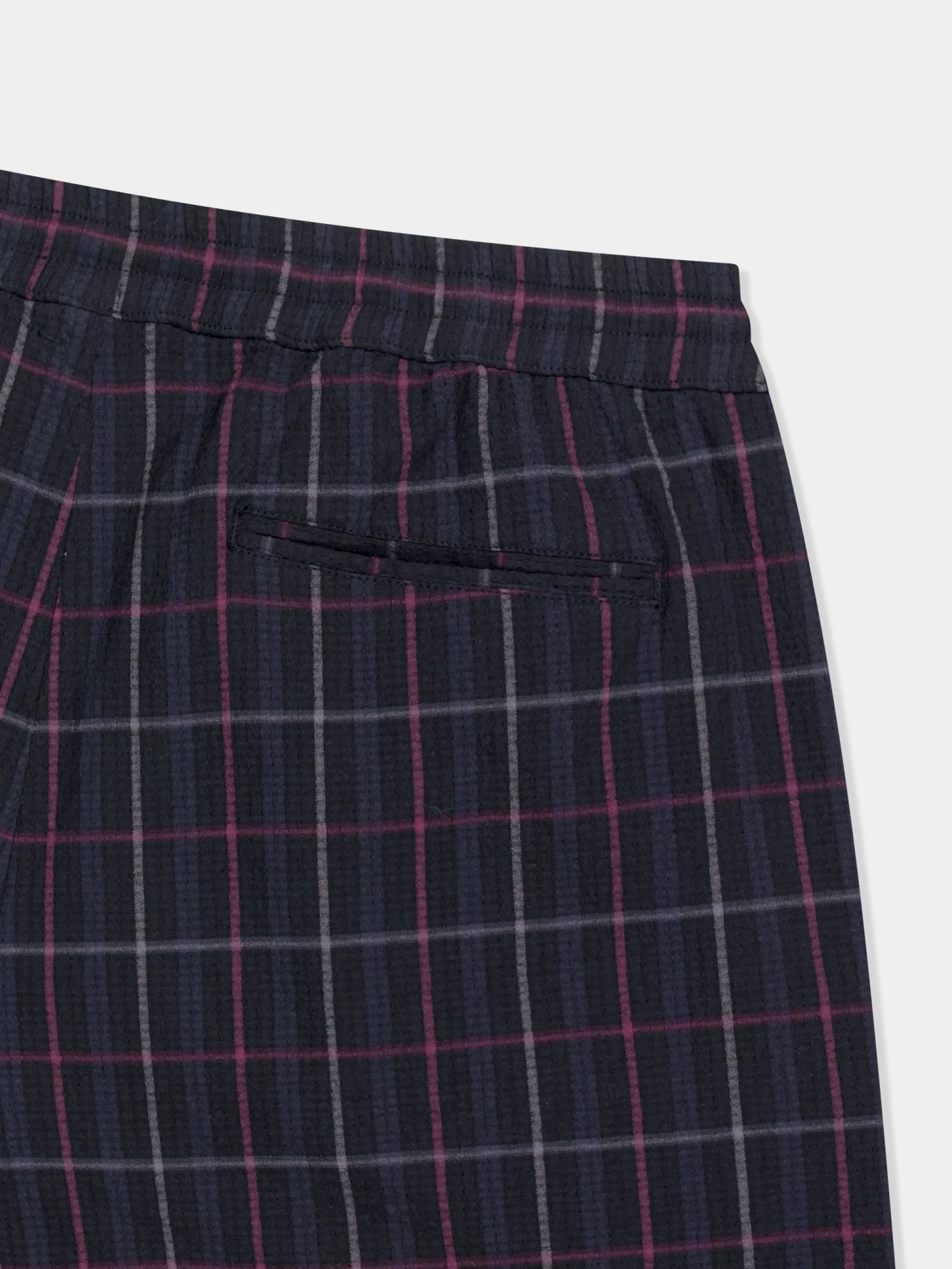 Шорты YESEYESEE Crinkled Fabric Check Black