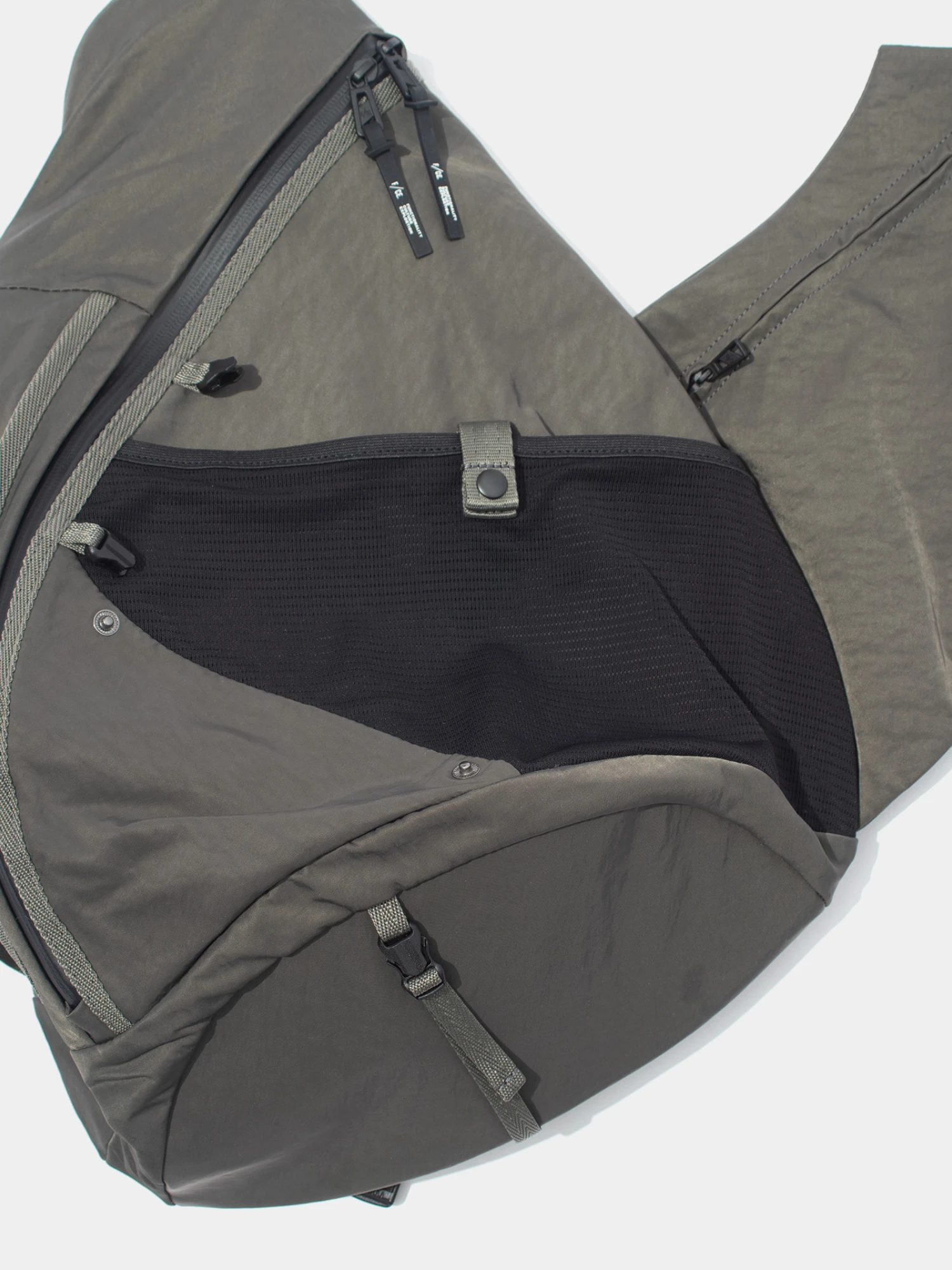 Рюкзак F/CE. Textured Twill 3 Points Slinger Charcoal