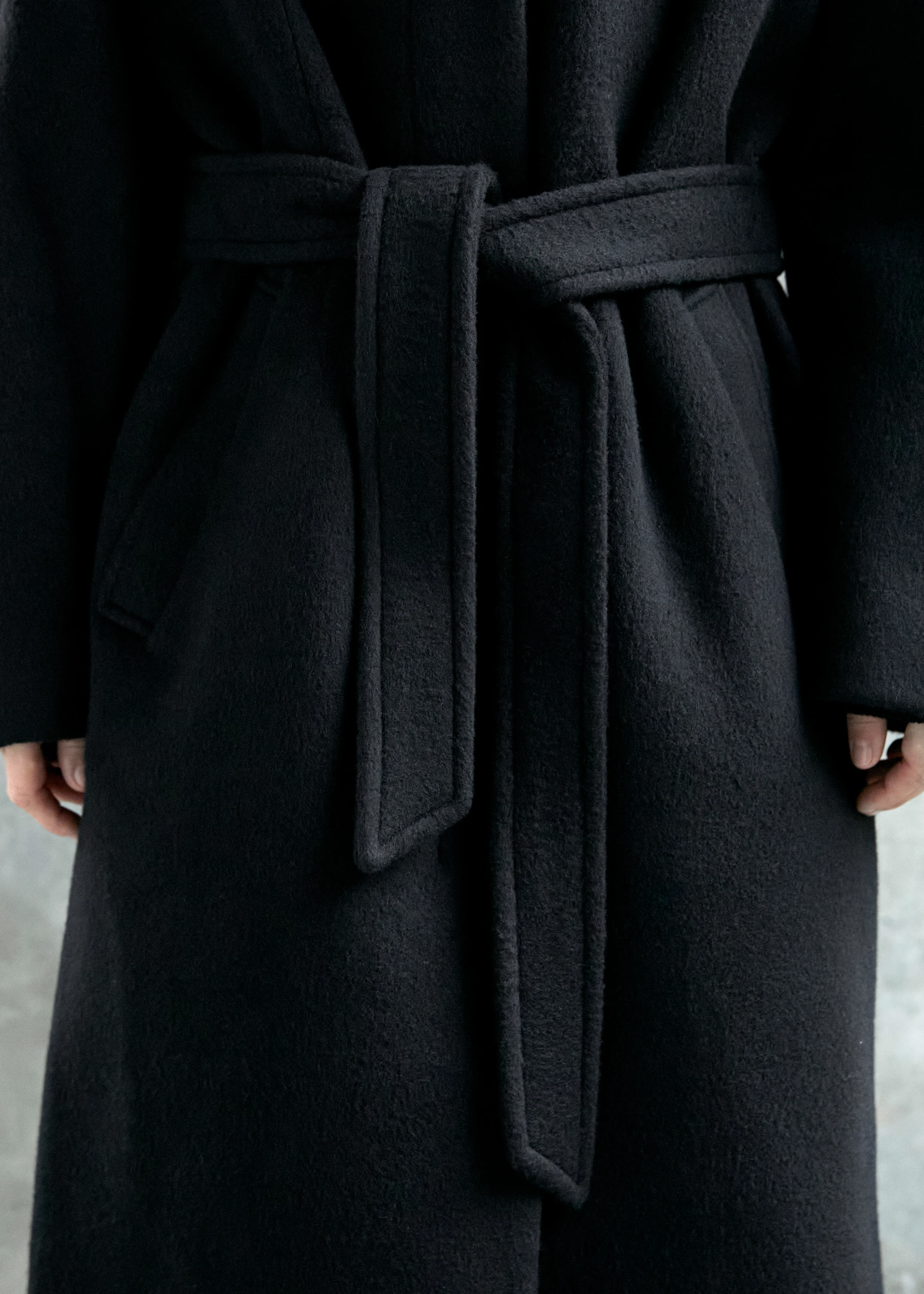 Женское пальто AMOMENTO Hourglass Long Coat Black