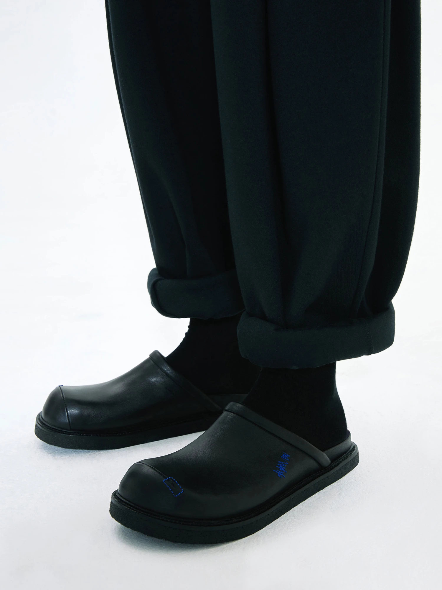 Сабо ADERERROR Curve; Sabot 02 Black