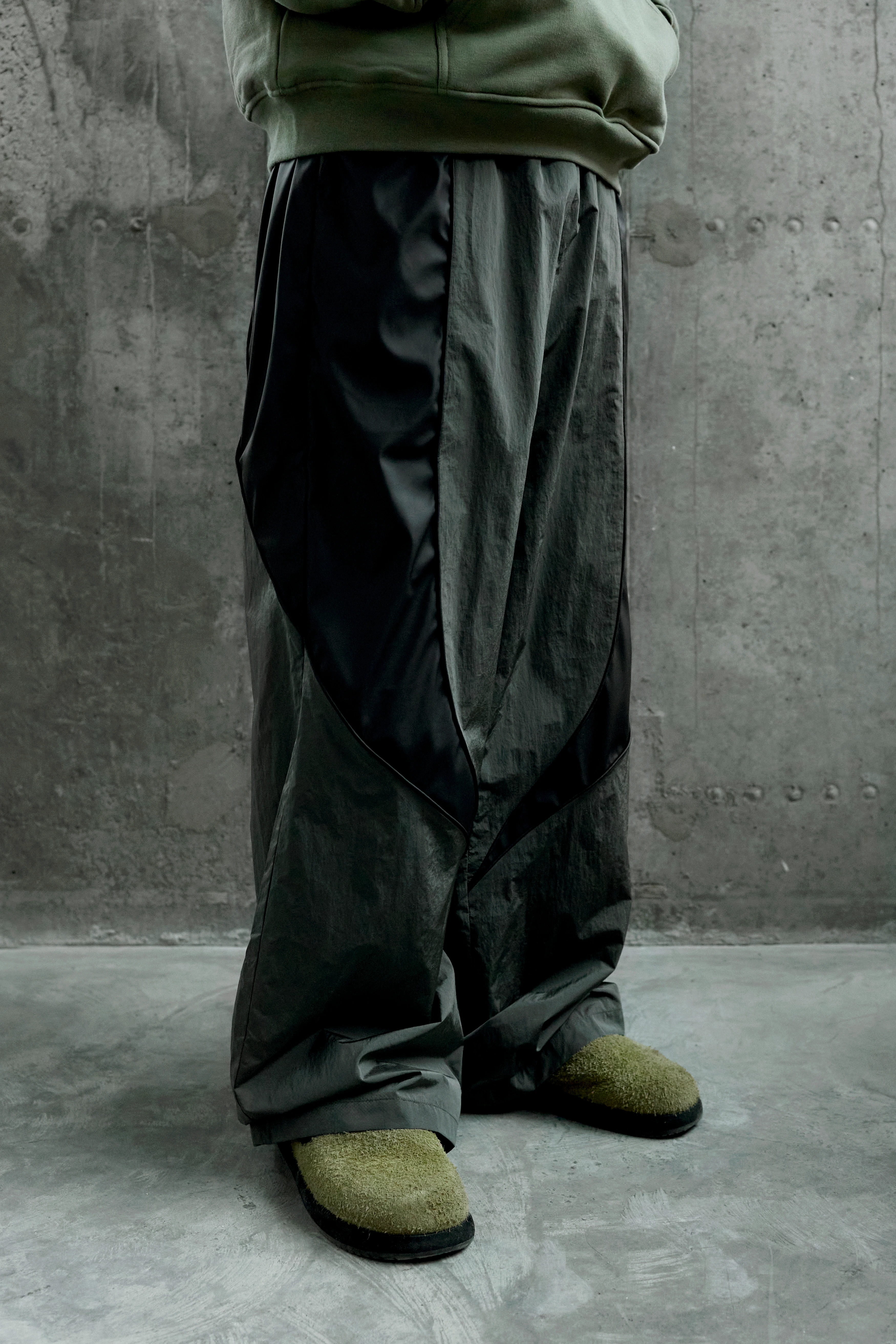 Брюки Han Kjøbenhavn Oversized Track Trousers Ash Grey