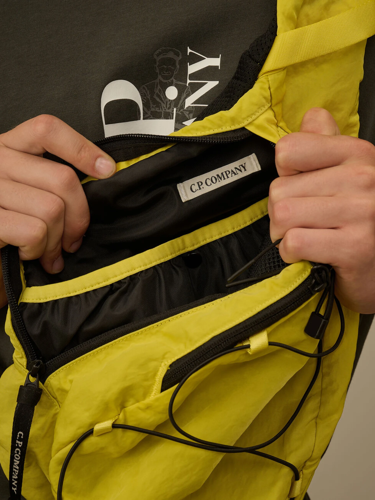 Рюкзак C.P. Company Nylon B Lens Crossbody Green Sheen