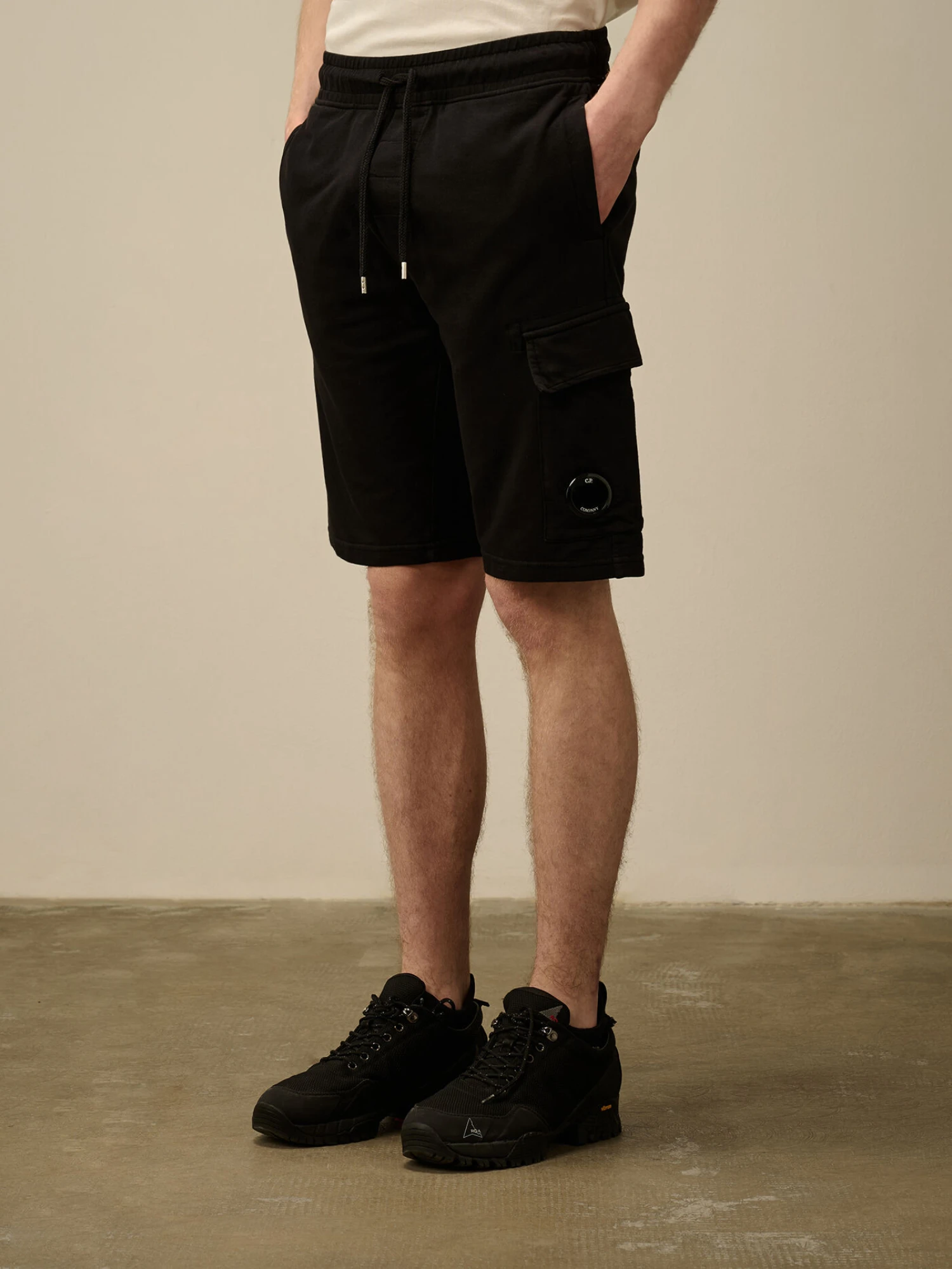 Шорты C.P. Company Light Fleece Cargo Lens Black