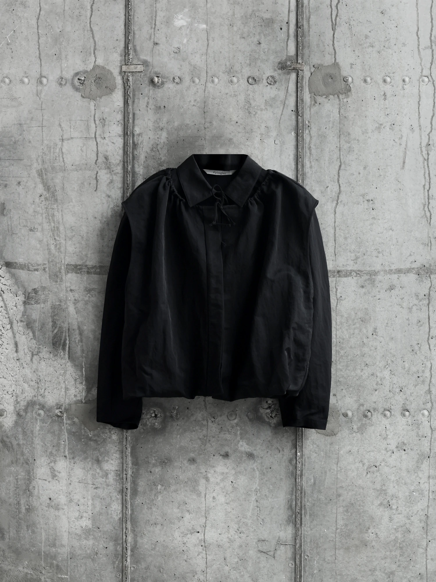 Женская ветровка EPINGLER Shirring Outshirts Black