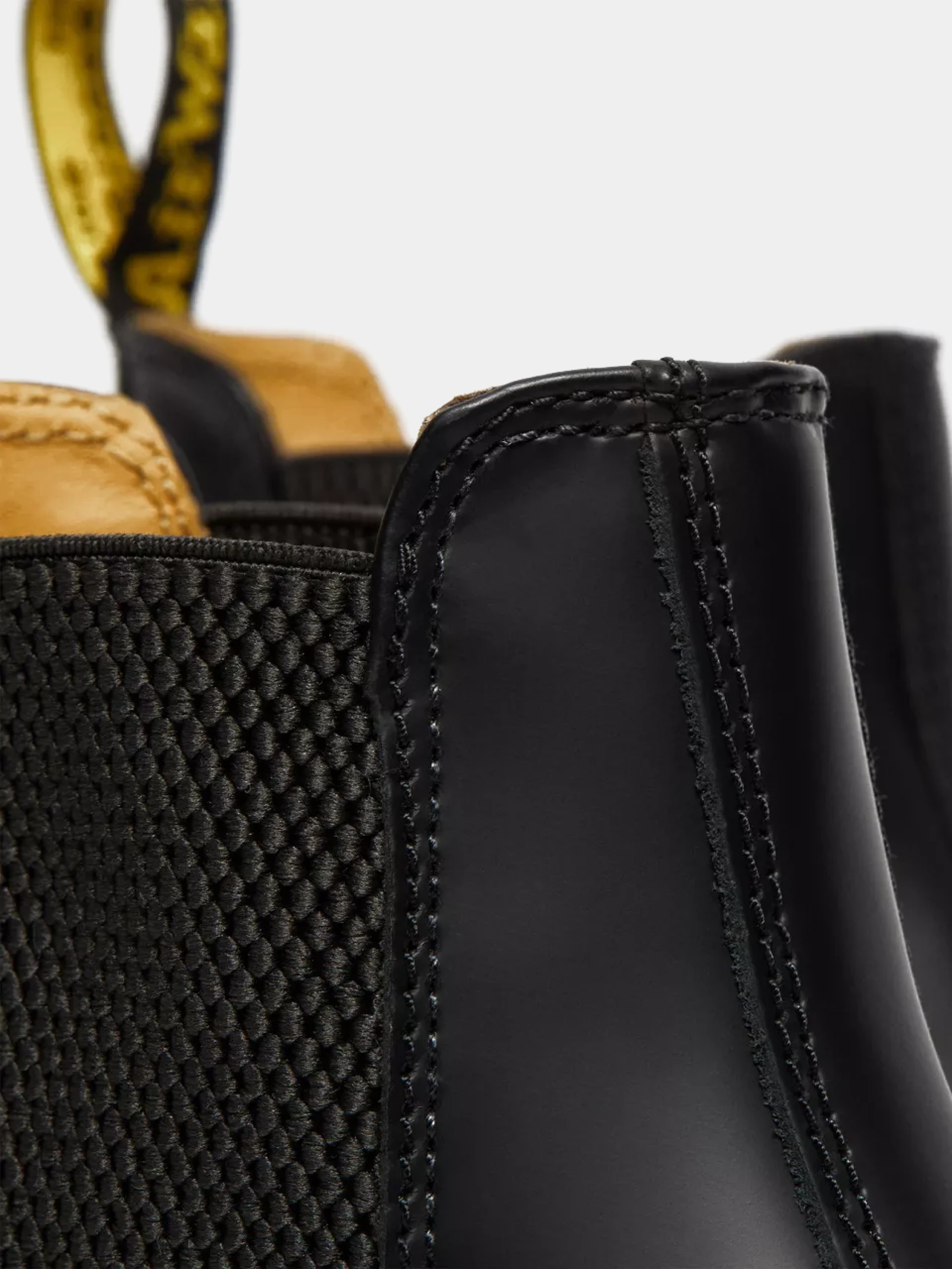 Челси Dr. Martens 2976 Yellow Stitch Smooth Leather Black