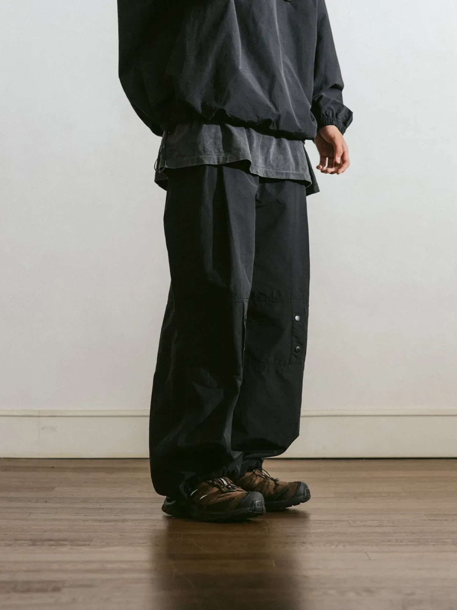 Брюки ANGLAN Perky Button Knee Wide Black