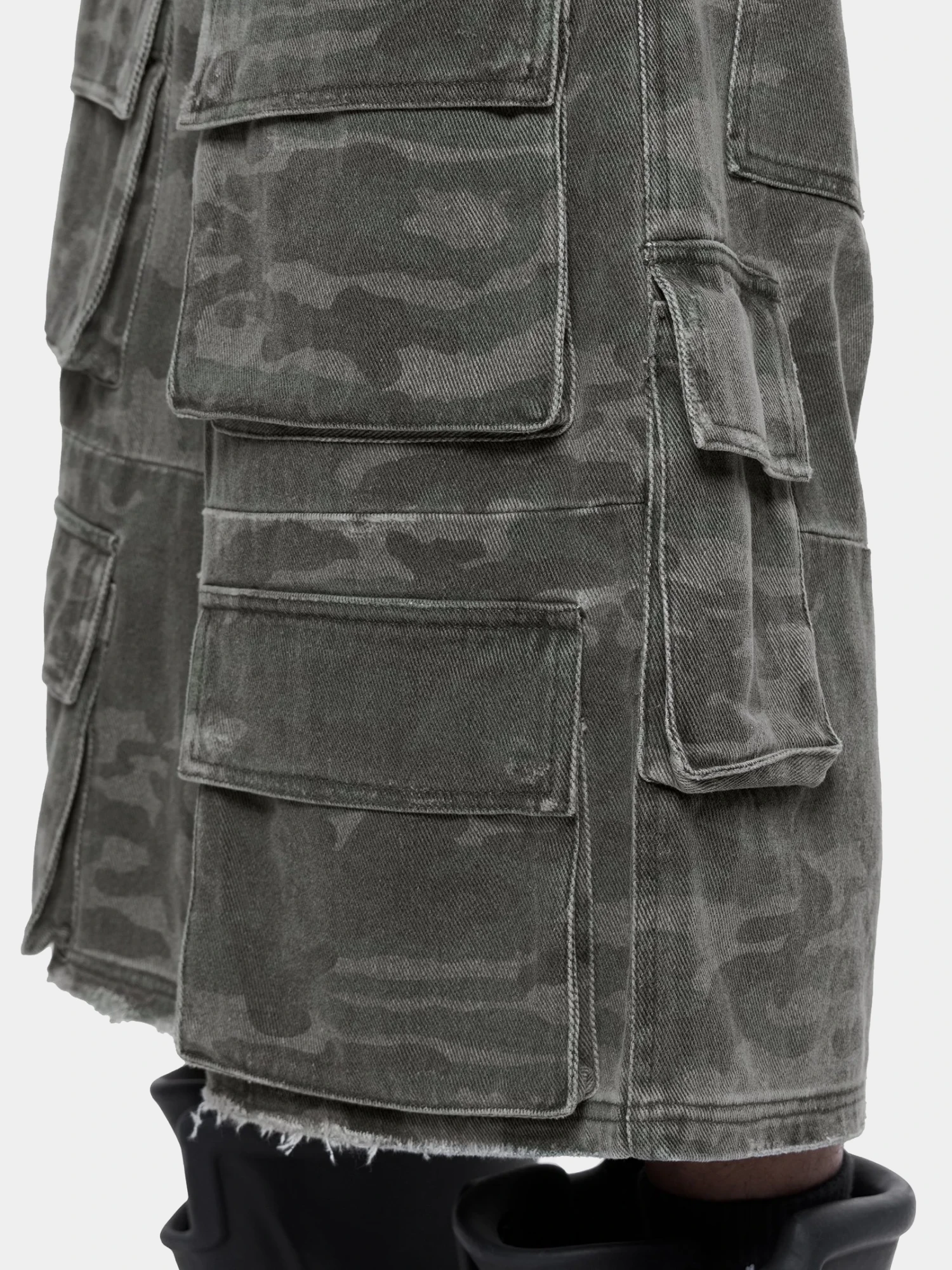 Шорты ARNODEFRANCE Camo Cargo Shorts Woodland