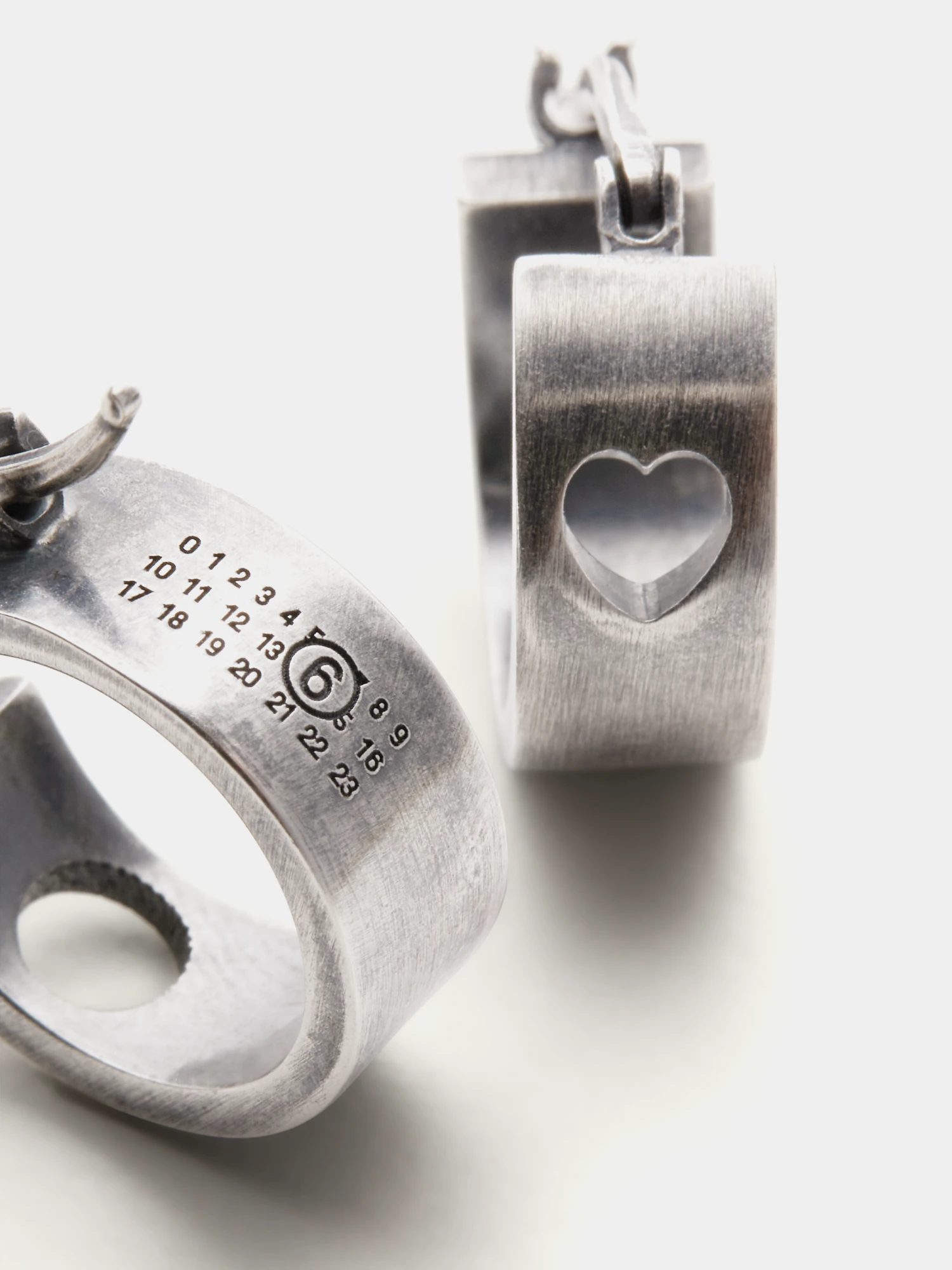 Серьги MM6 Maison Margiela Number Logo Motif Hoop