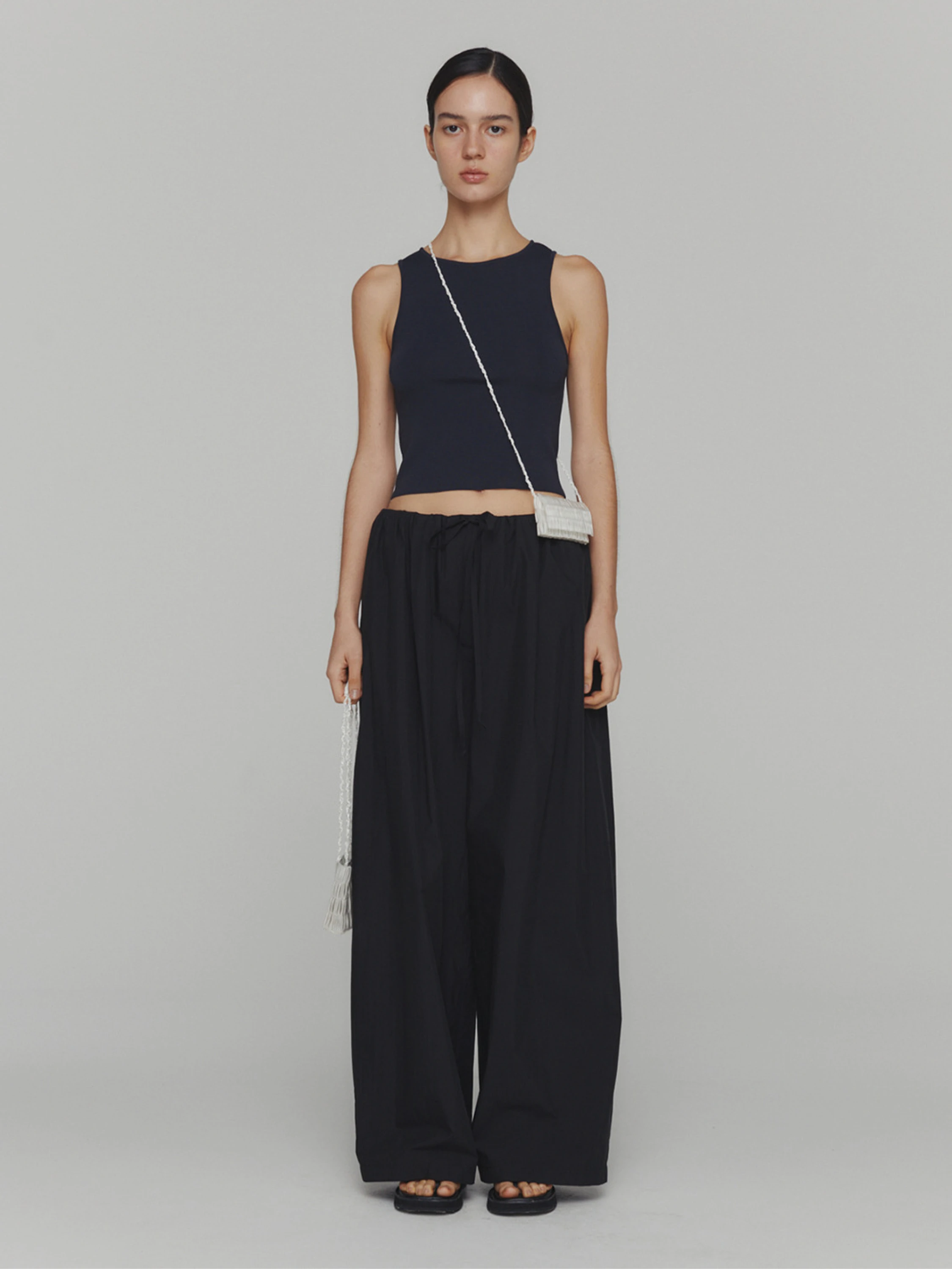 Женский топ AMOMENTO Cut-Out Sleeveless Top Dark Navy