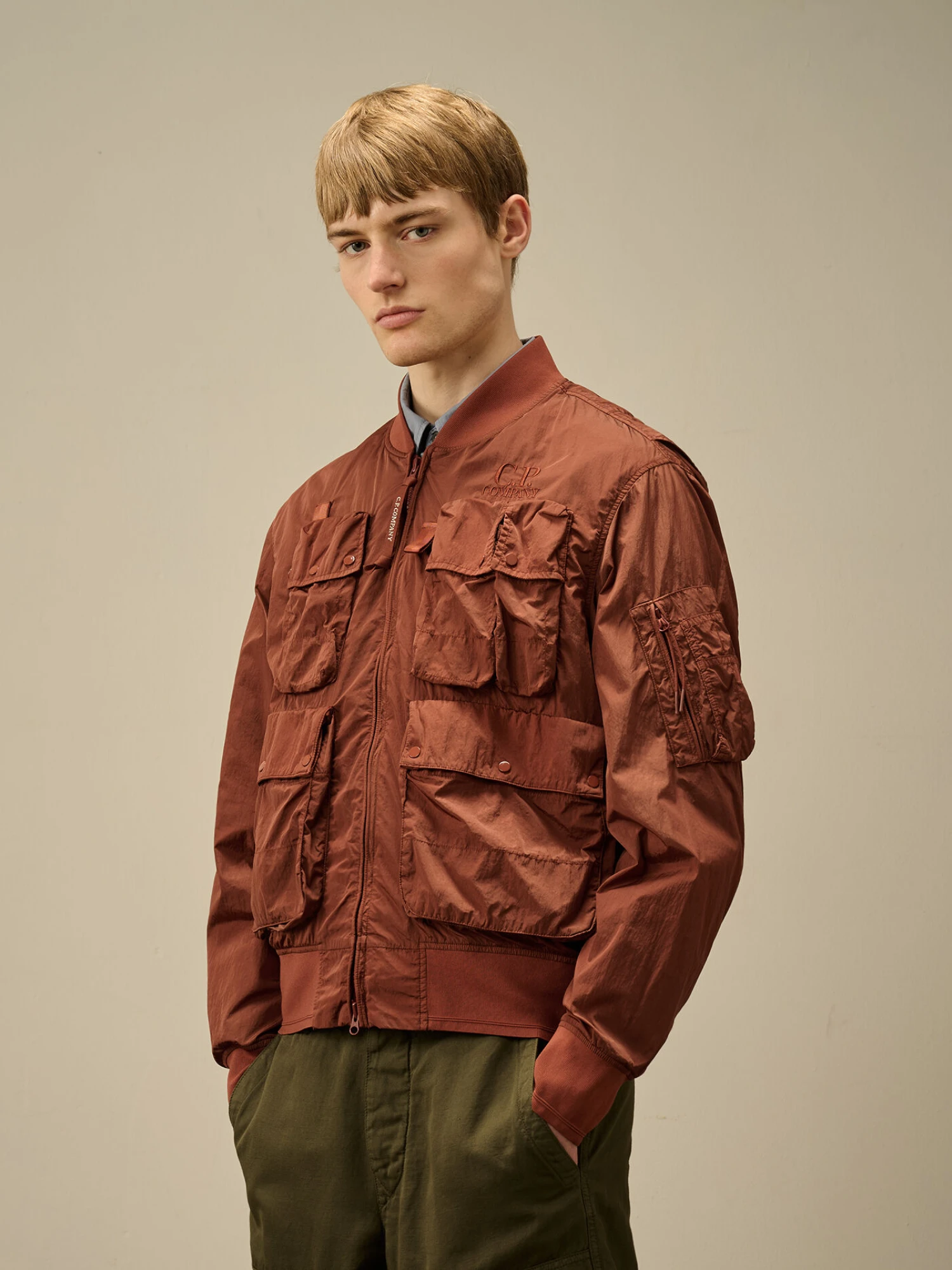 Бомбер C.P. Company Chrome-R Multipocket Sable
