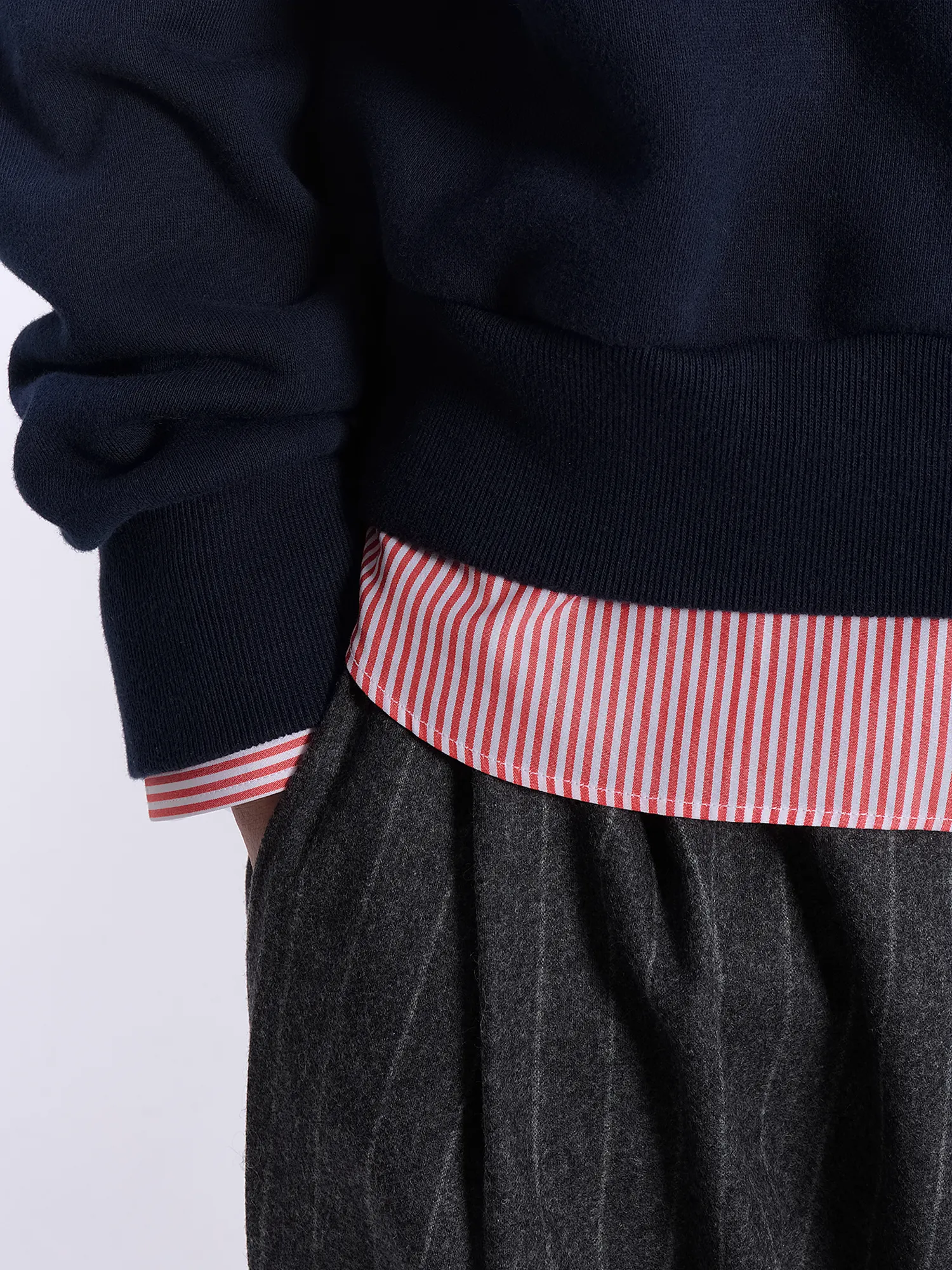 Женский свитшот UNDERCOVER Sweat Ruffle Navy