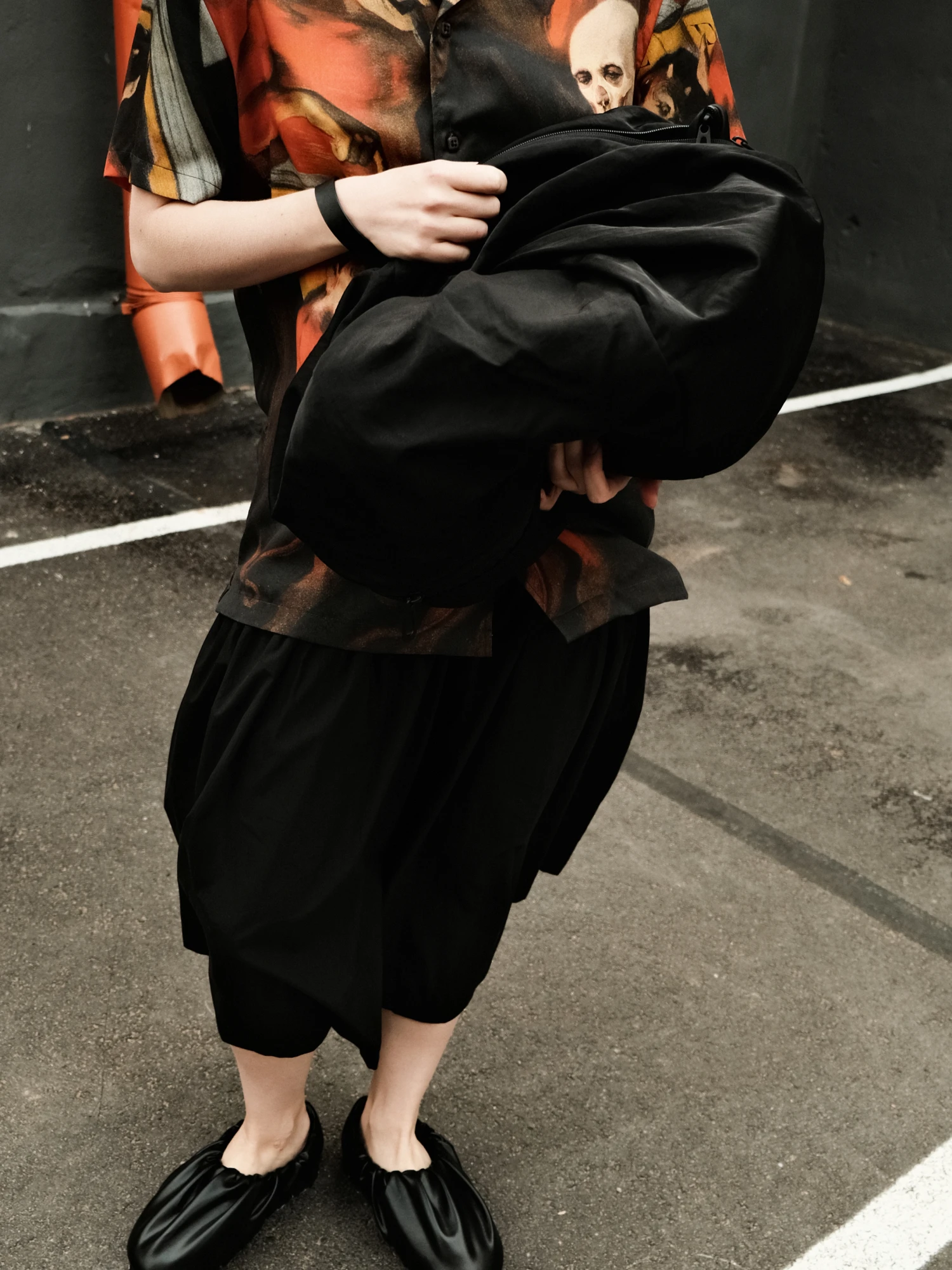Женские брюки AMOMENTO Shirring Flare Pants Black