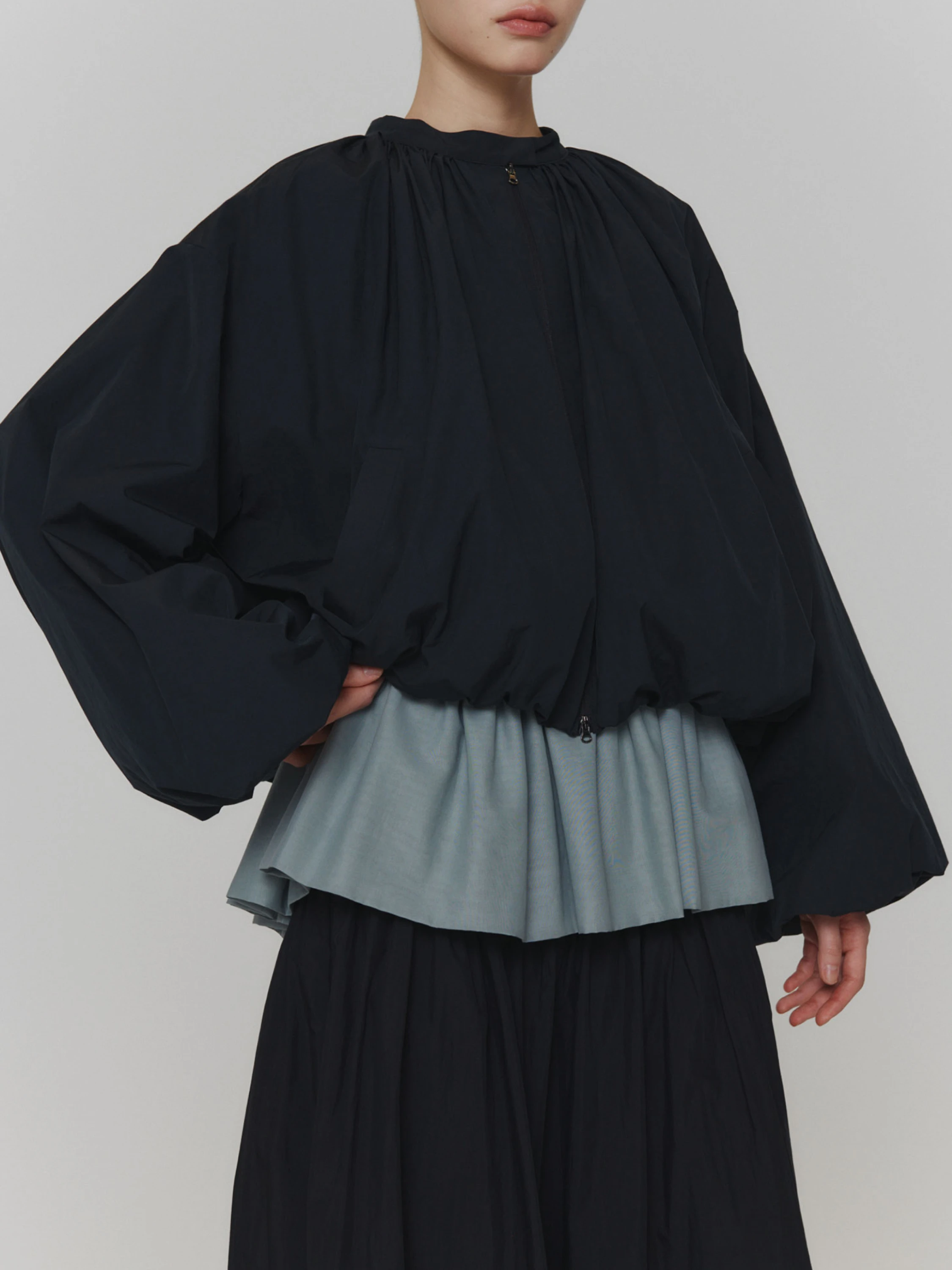 Женская ветровка AMOMENTO Shirring Volume Jumper Black