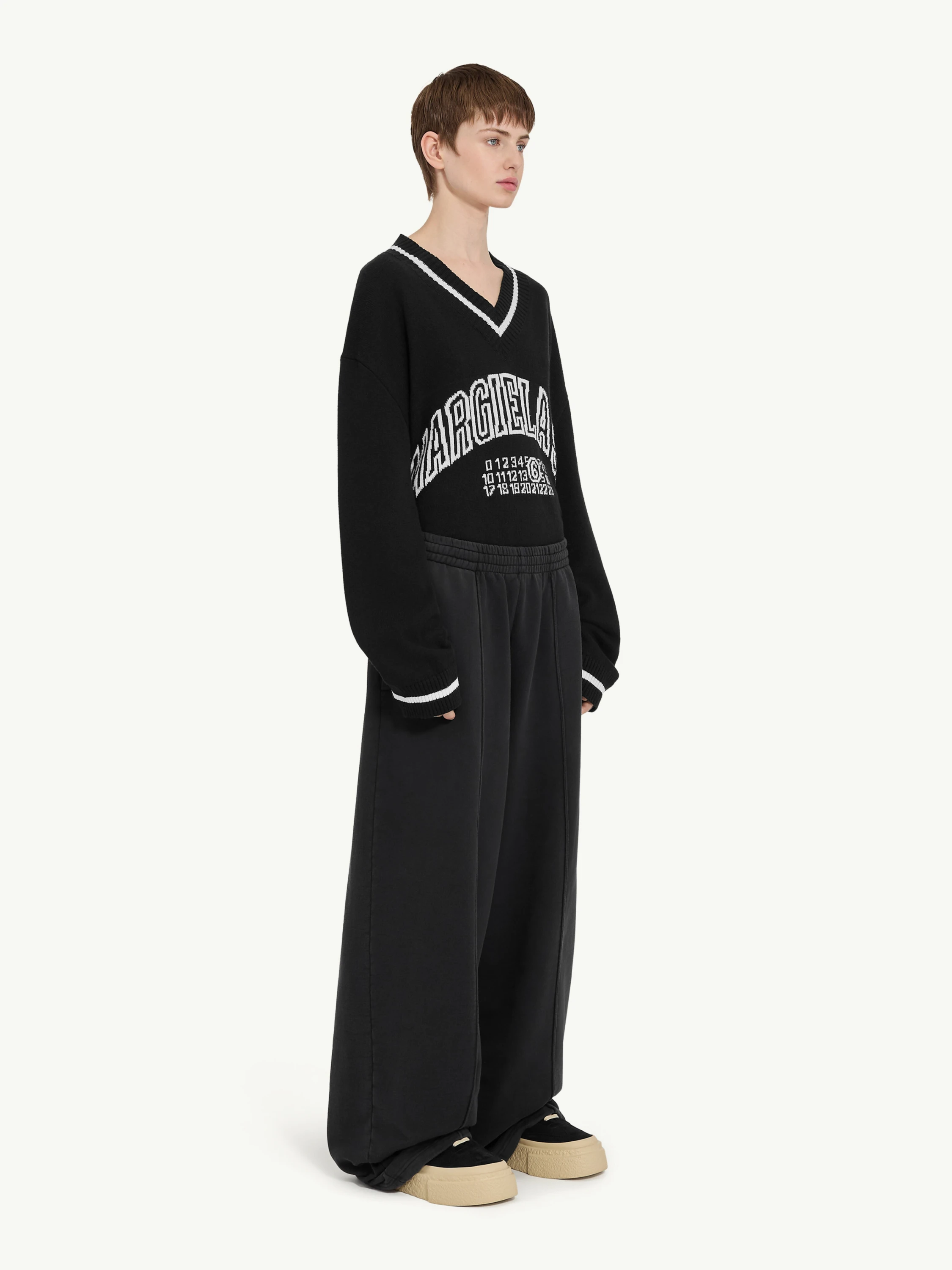Женские брюки MM6 Maison Margiela Outside Stitch Black